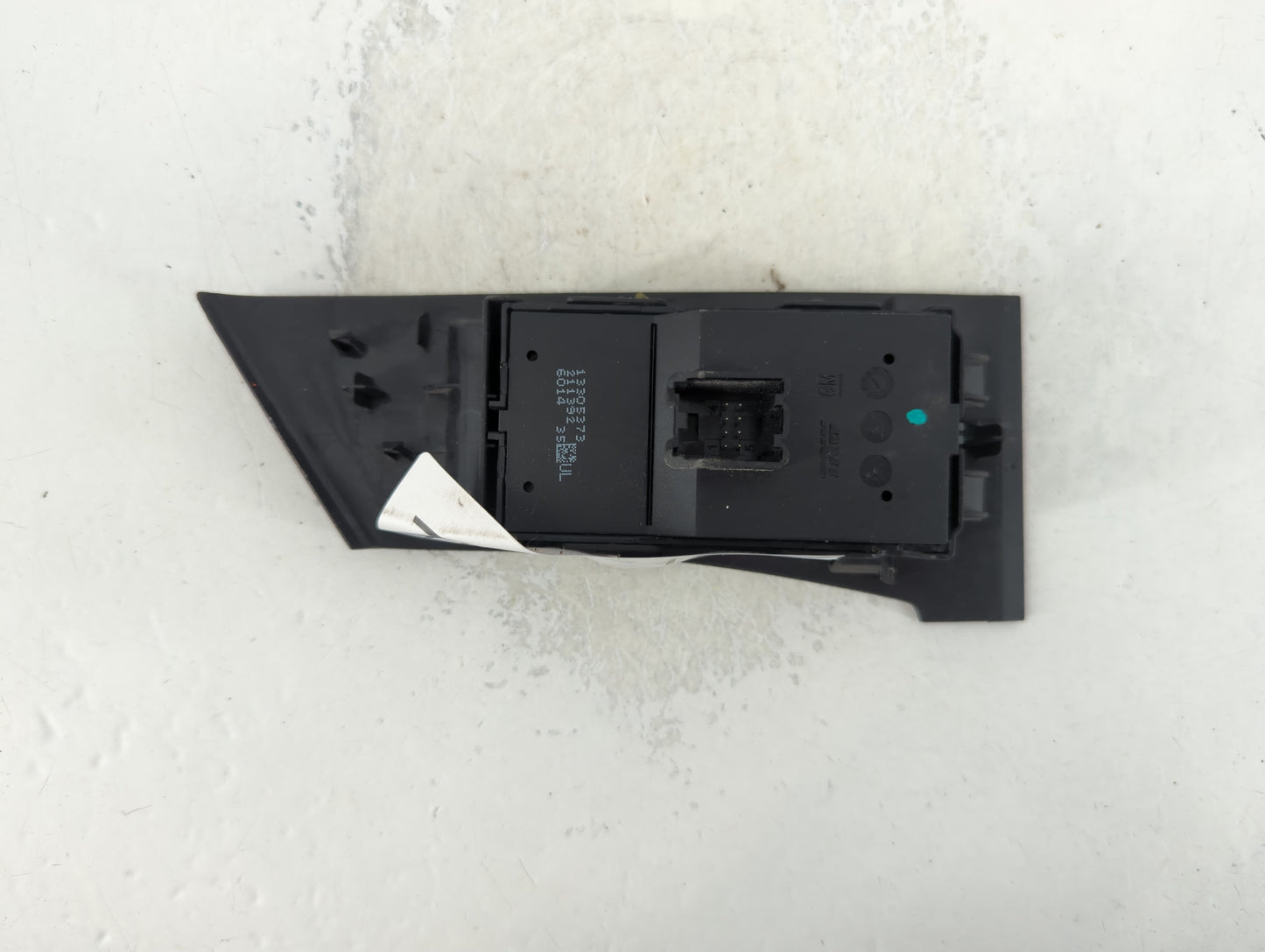 2013-2016 Buick Encore Master Power Window Switch Replacement Driver Side Left P/N:13305373 Fits Fits 2013 2014 2015 2016 OEM Used Auto Parts - Oemusedautoparts1.com