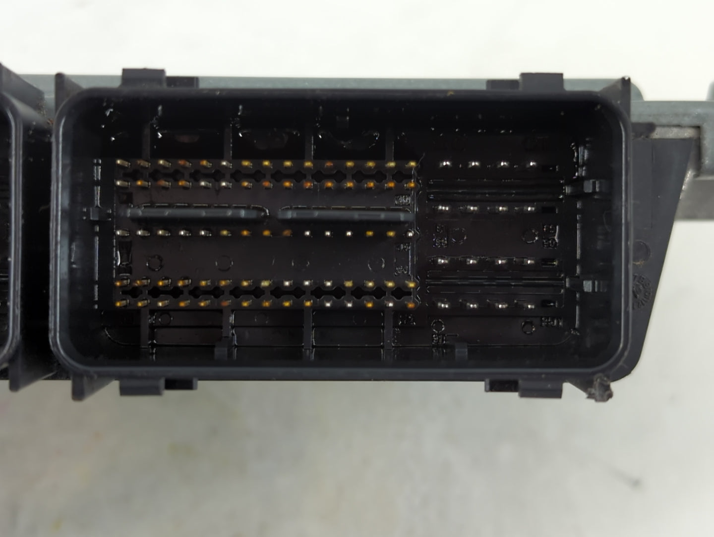 2017-2019 Ford Escape PCM Engine Control Computer ECU ECM PCU OEM P/N:A2C39328200 HJ5A-12A650-MA Fits Fits 2017 2018 2019 OEM Used Auto Parts - Oemusedautoparts1.com