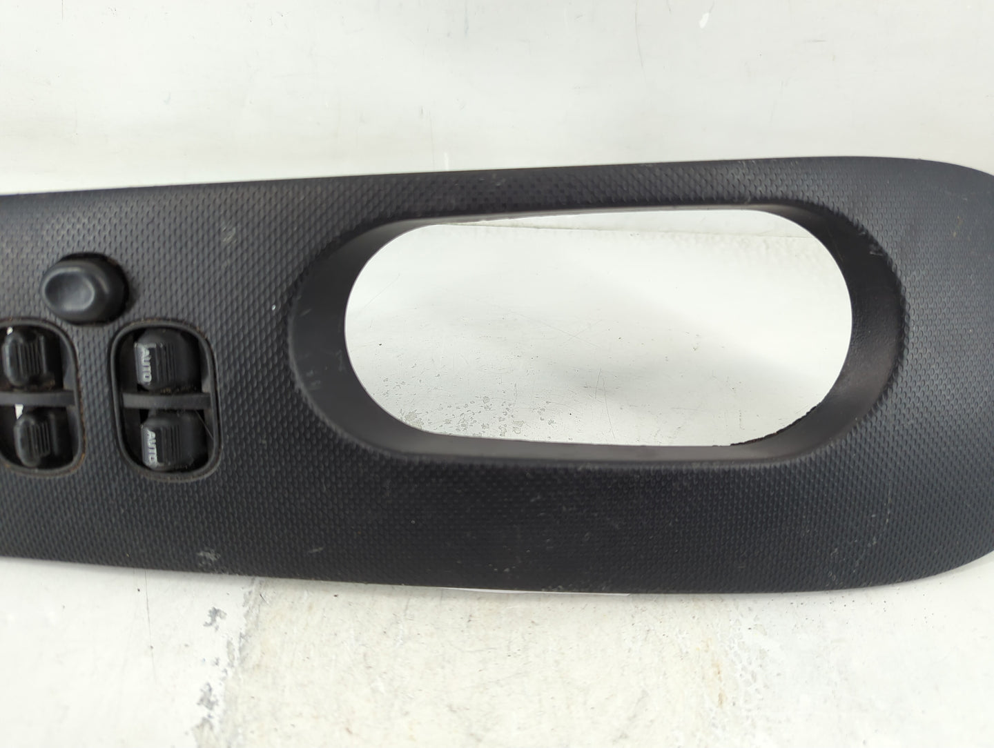 2004-2007 Jeep Liberty Master Power Window Switch Replacement Driver Side Left P/N:3666550 Fits Fits 2004 2005 2006 2007 OEM Used Auto Parts - Oemusedautoparts1.com