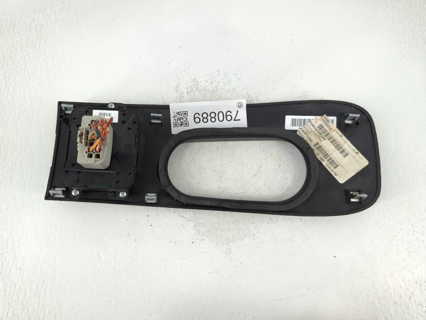 2004-2007 Jeep Liberty Master Power Window Switch Replacement Driver Side Left P/N:3666550 Fits Fits 2004 2005 2006 2007 OEM Used Auto Parts - Oemusedautoparts1.com