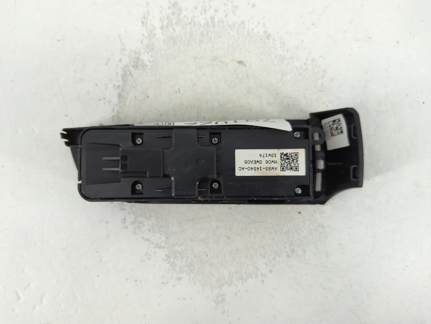 2018-2019 Jaguar Xj Master Power Window Switch Replacement Driver Side Left P/N:AW93-14540-AC Fits Fits 2017 2018 2019 2020 OEM Used Auto Parts - Oemusedautoparts1.com