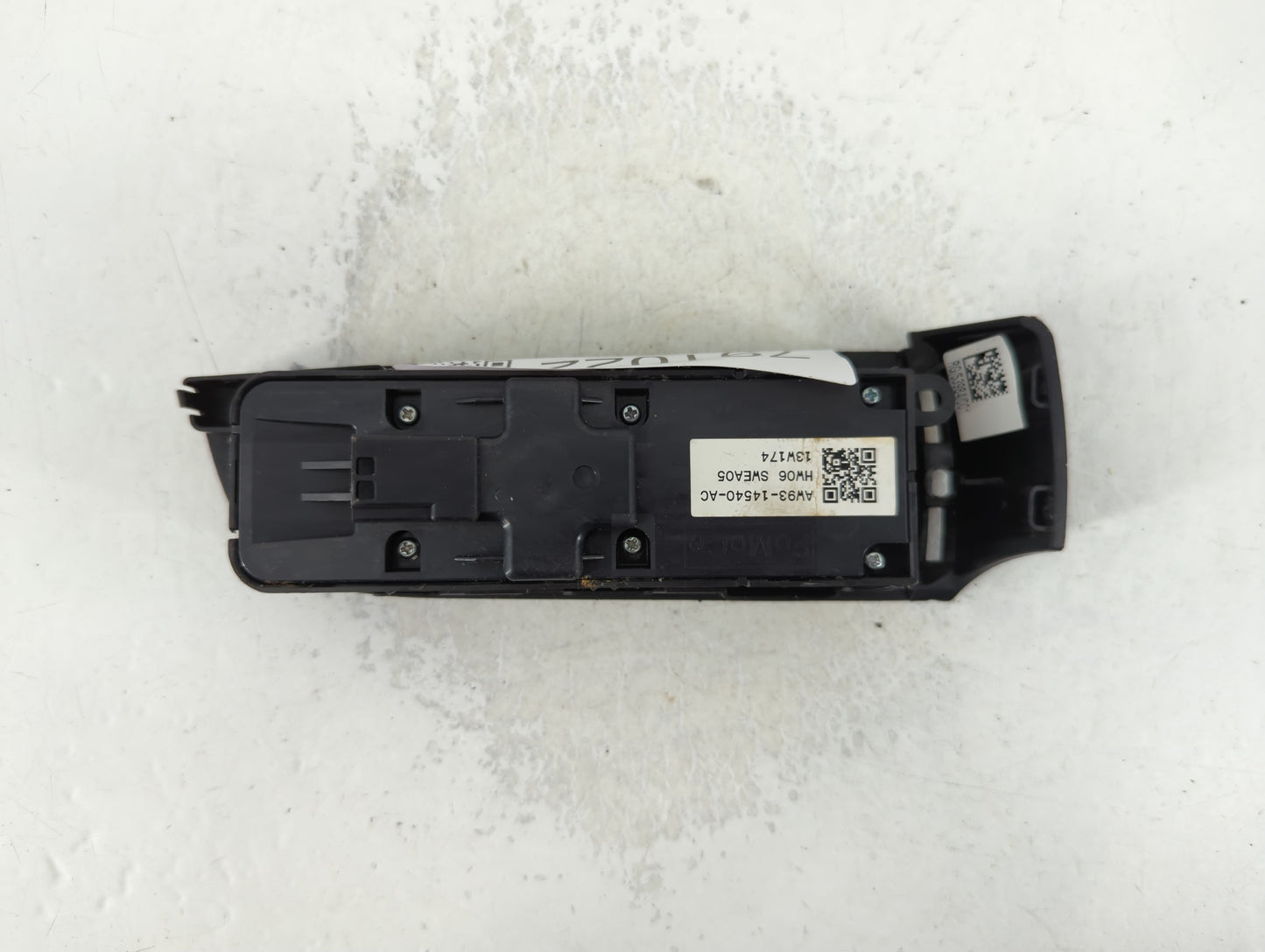 2018-2019 Jaguar Xj Master Power Window Switch Replacement Driver Side Left P/N:AW93-14540-AC Fits Fits 2017 2018 2019 2020 OEM Used Auto Parts - Oemusedautoparts1.com