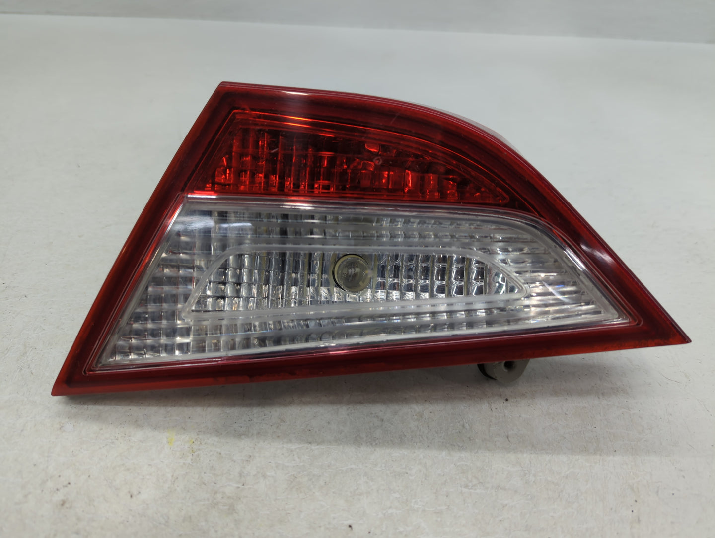2011-2014 Hyundai Sonata Tail Light Assembly Passenger Right OEM P/N:92404-3Q Fits Fits 2011 2012 2013 2014 OEM Used Auto Parts - Oemusedautoparts1.com