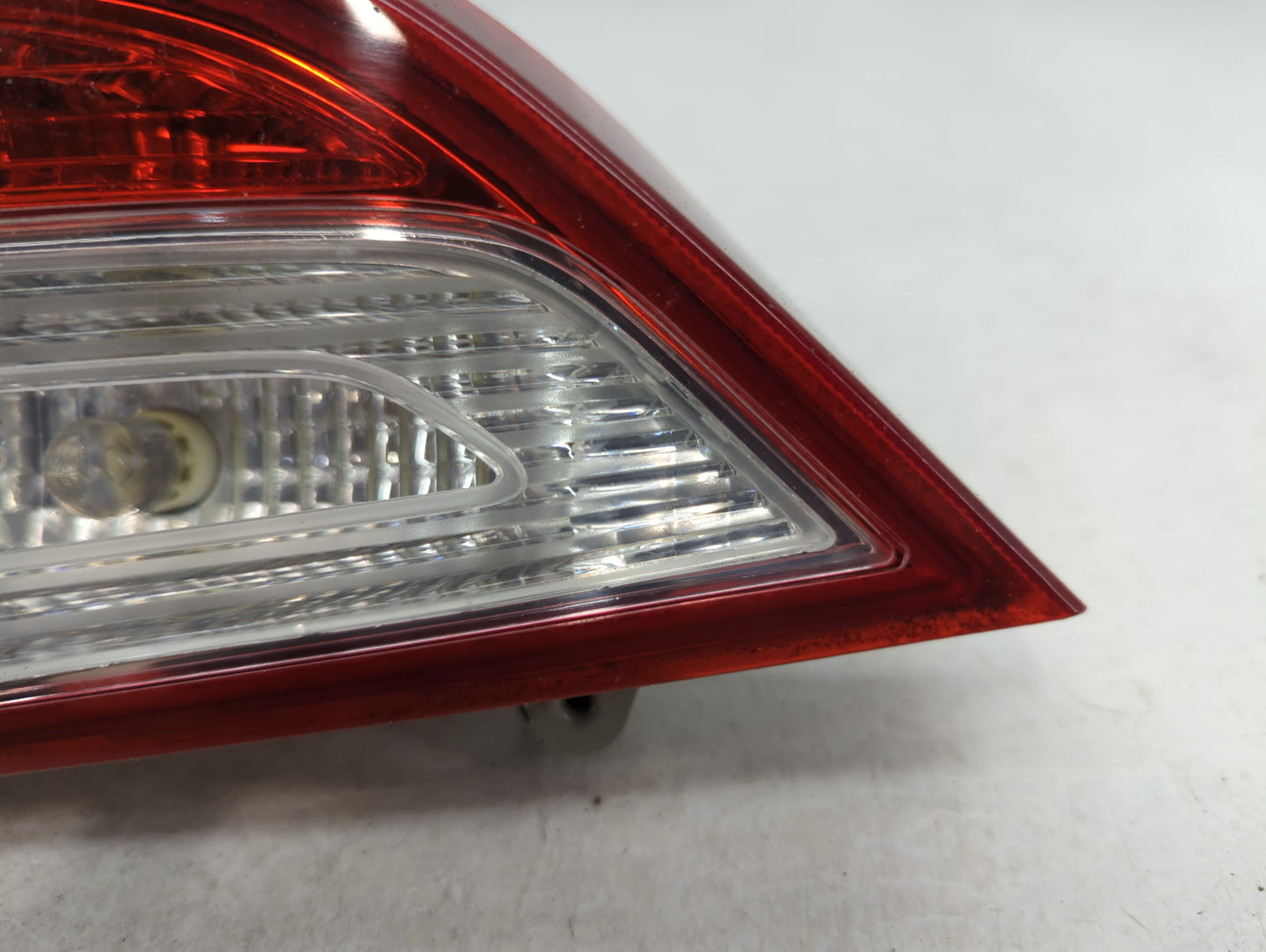 2011-2014 Hyundai Sonata Tail Light Assembly Passenger Right OEM P/N:92404-3Q Fits Fits 2011 2012 2013 2014 OEM Used Auto Parts - Oemusedautoparts1.com