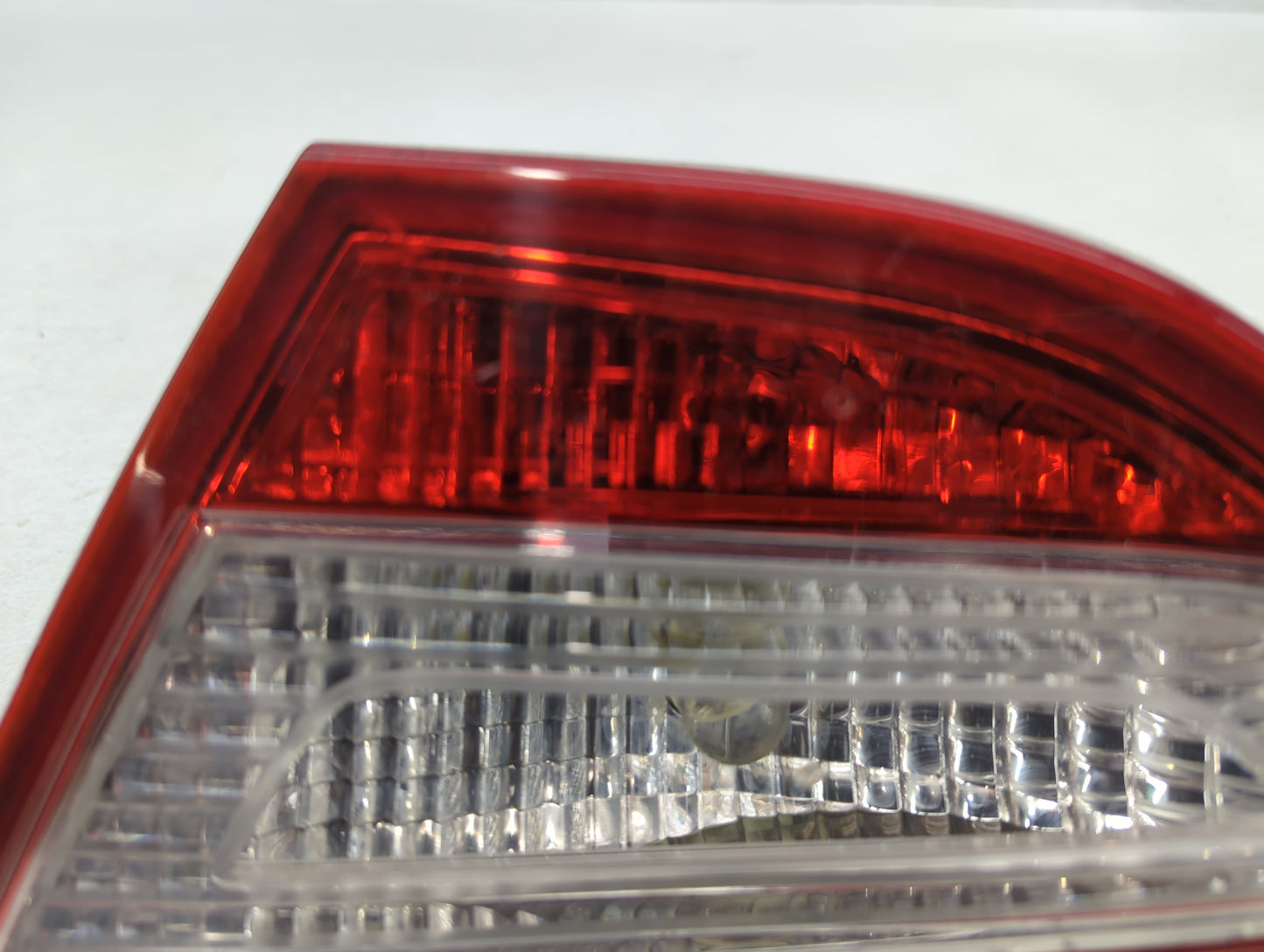 2011-2014 Hyundai Sonata Tail Light Assembly Passenger Right OEM P/N:92404-3Q Fits Fits 2011 2012 2013 2014 OEM Used Auto Parts - Oemusedautoparts1.com