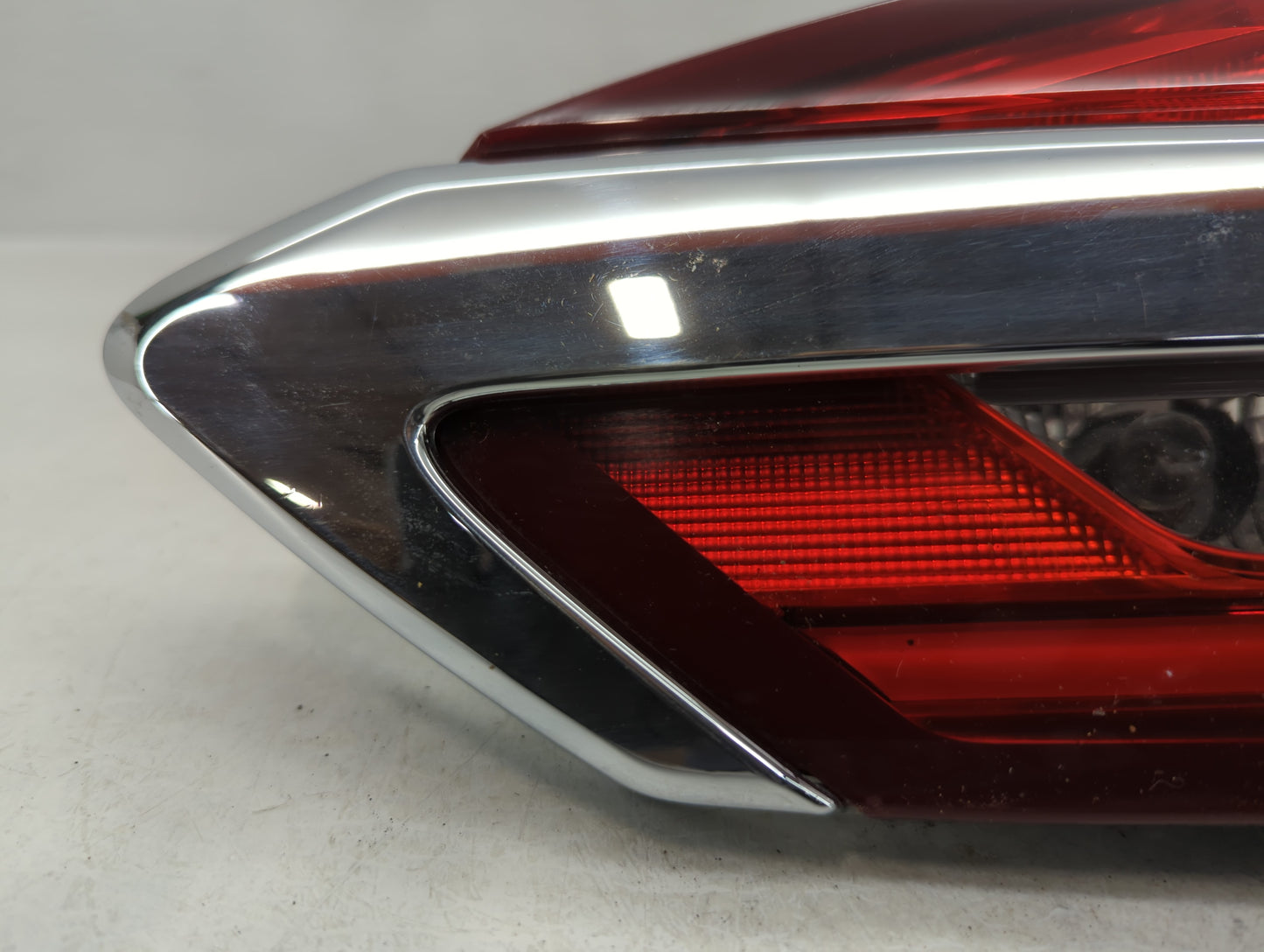 2019-2020 Ford Fusion Tail Light Assembly Passenger Right OEM P/N:090619A KS73-13A602-AE Fits Fits 2019 2020 OEM Used Auto Parts - Oemusedautoparts1.com
