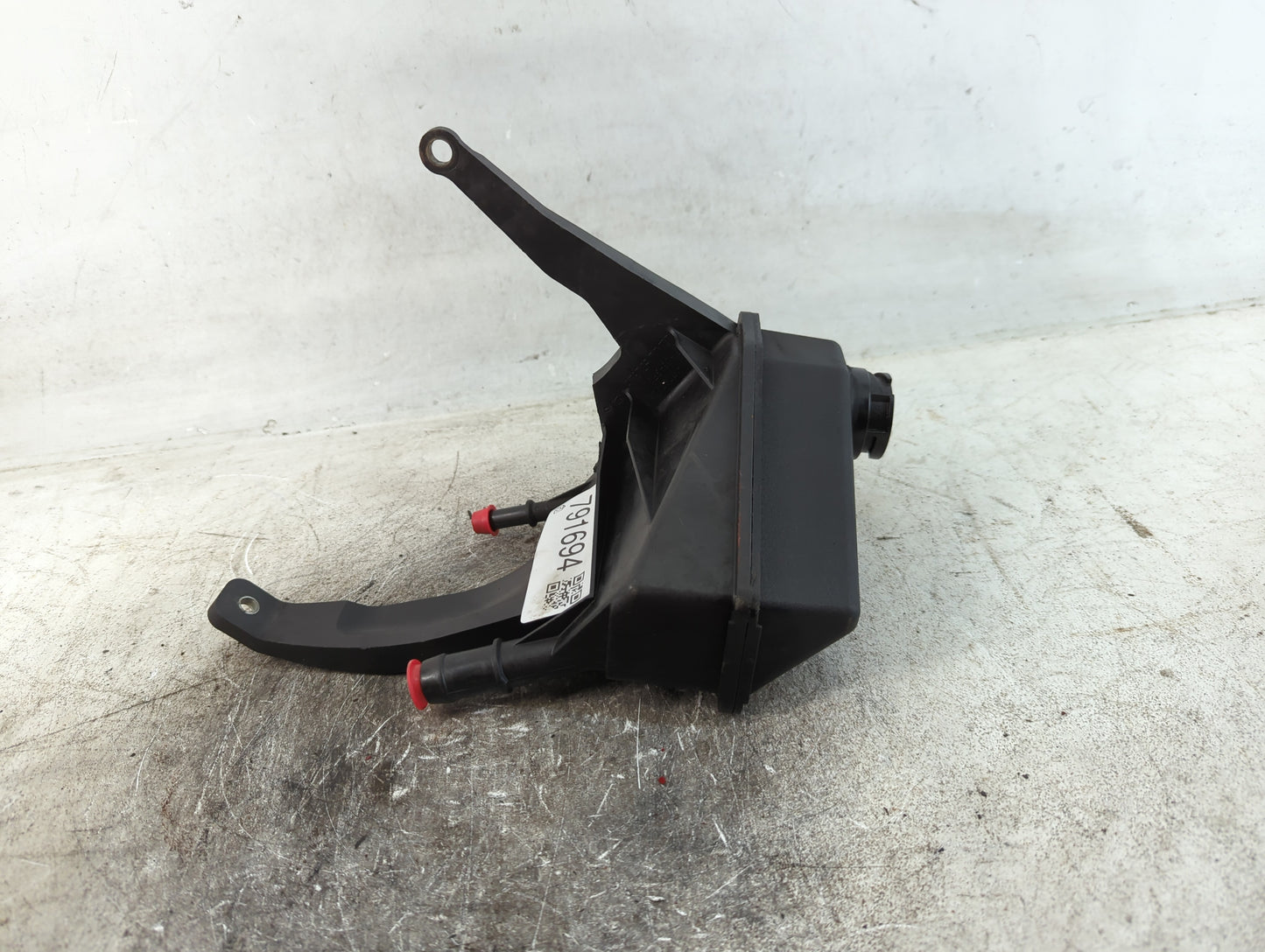 2009 Buick Enclave Power Steering Reservoir - Oemusedautoparts1.com