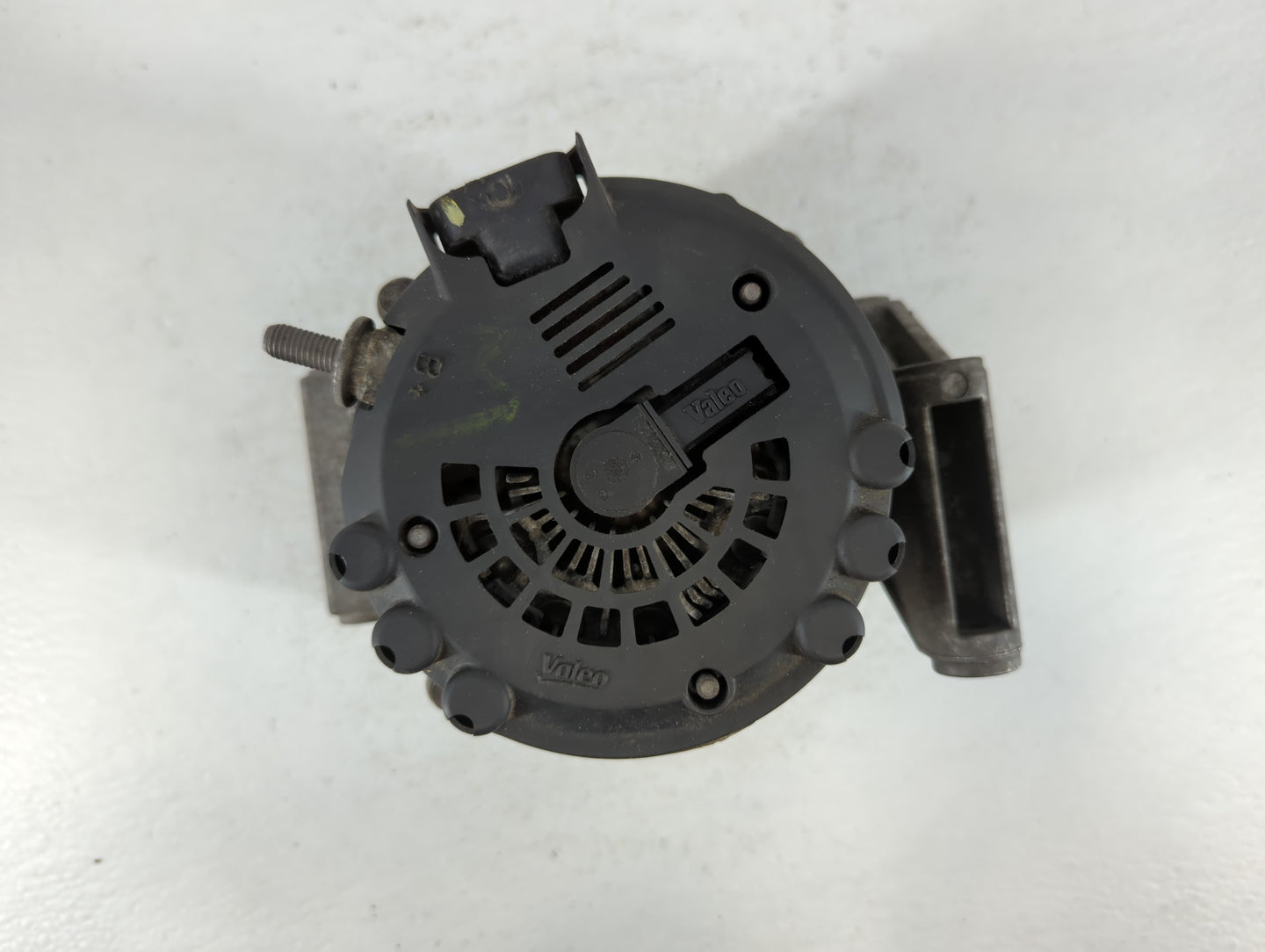 2010-2017 Chevrolet Equinox Alternator Replacement Generator Charging Assembly Engine OEM P/N:15828450 Fits OEM Used Auto Parts - Oemusedautoparts1.com