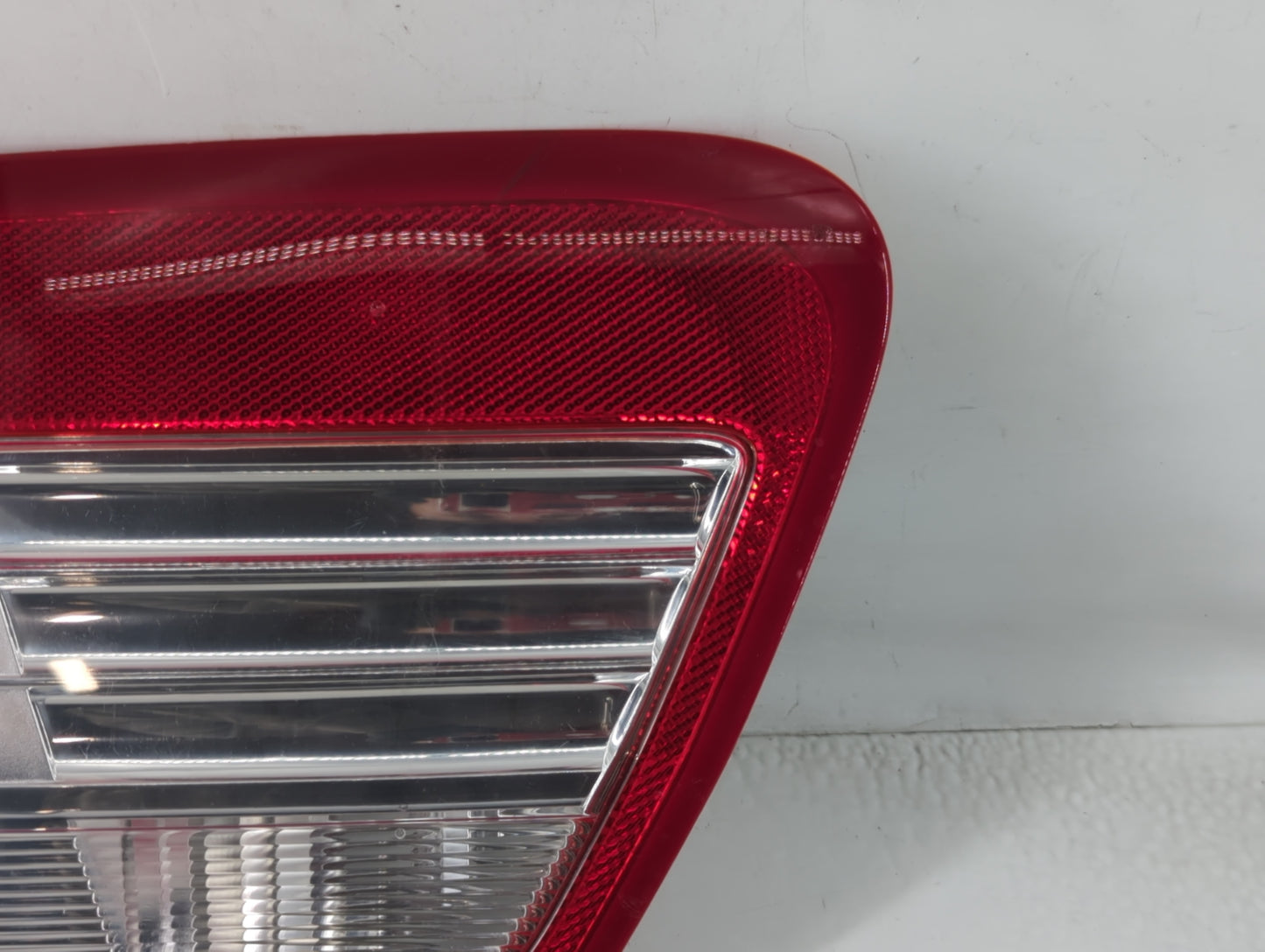 2006-2009 Mercury Milan Rear Center Lid Brake Light Tail Light P/N:22490401 Fits Fits 2006 2007 2008 2009 OEM Used Auto Parts - Oemusedautoparts1.com