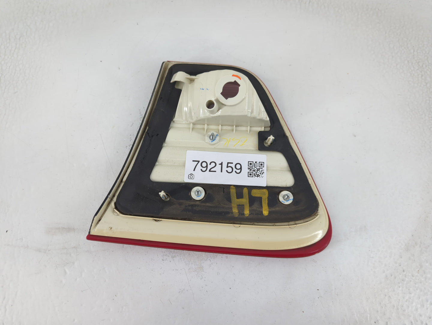 2006-2009 Mercury Milan Rear Center Lid Brake Light Tail Light P/N:22490401 Fits Fits 2006 2007 2008 2009 OEM Used Auto Parts - Oemusedautoparts1.com