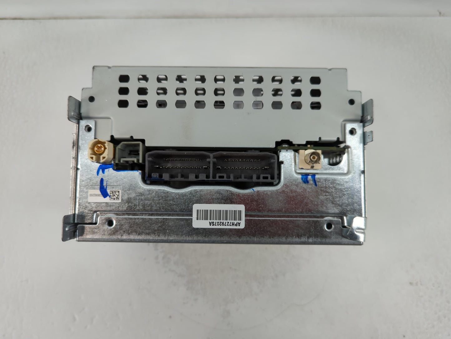 2018-2020 Dodge Journey Radio AM FM Cd Player Receiver Replacement P/N:P68209666AF Fits Fits 2018 2019 2020 OEM Used Auto Parts - Oemusedautoparts1.com