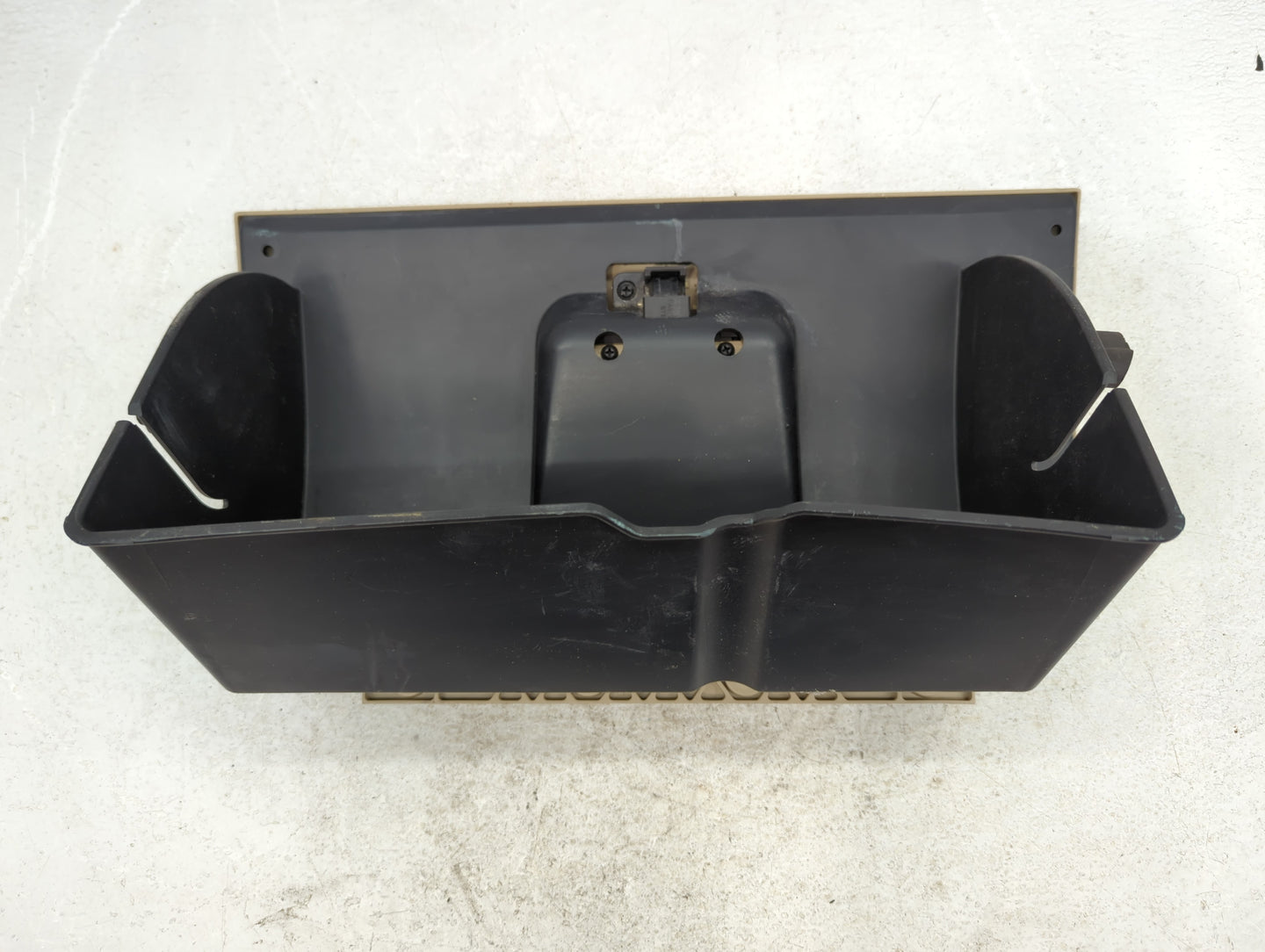 2006 Ford Mustang Passenger Glove Box Door Storage Compartment - Oemusedautoparts1.com
