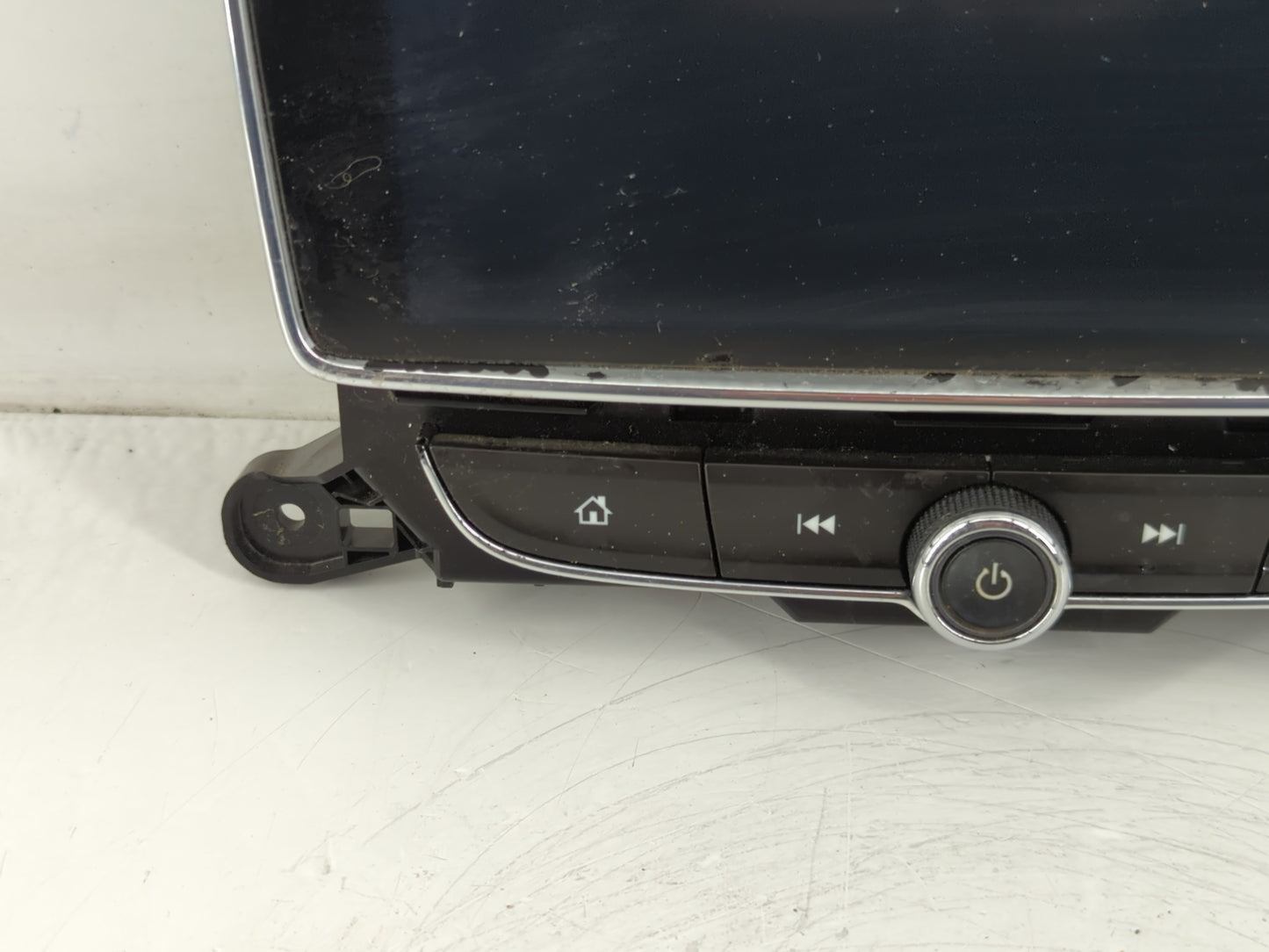 2017-2018 Buick Encore Radio AM FM Cd Player Receiver Replacement P/N:42498391 Fits Fits 2017 2018 2019 2020 2021 OEM Used Auto Parts - Oemusedautoparts1.com
