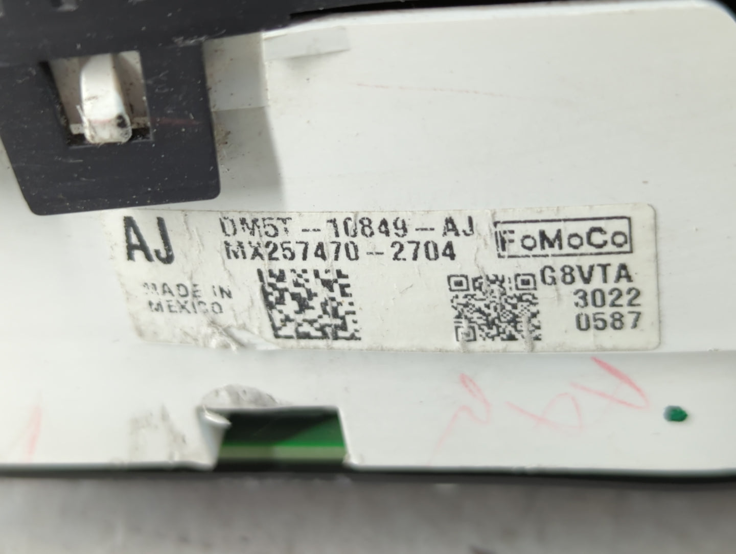 2013 Ford C-Max Instrument Cluster Speedometer Gauges P/N:MX257470-2704 DM5T-10849-AJ Fits OEM Used Auto Parts - Oemusedautoparts1.com