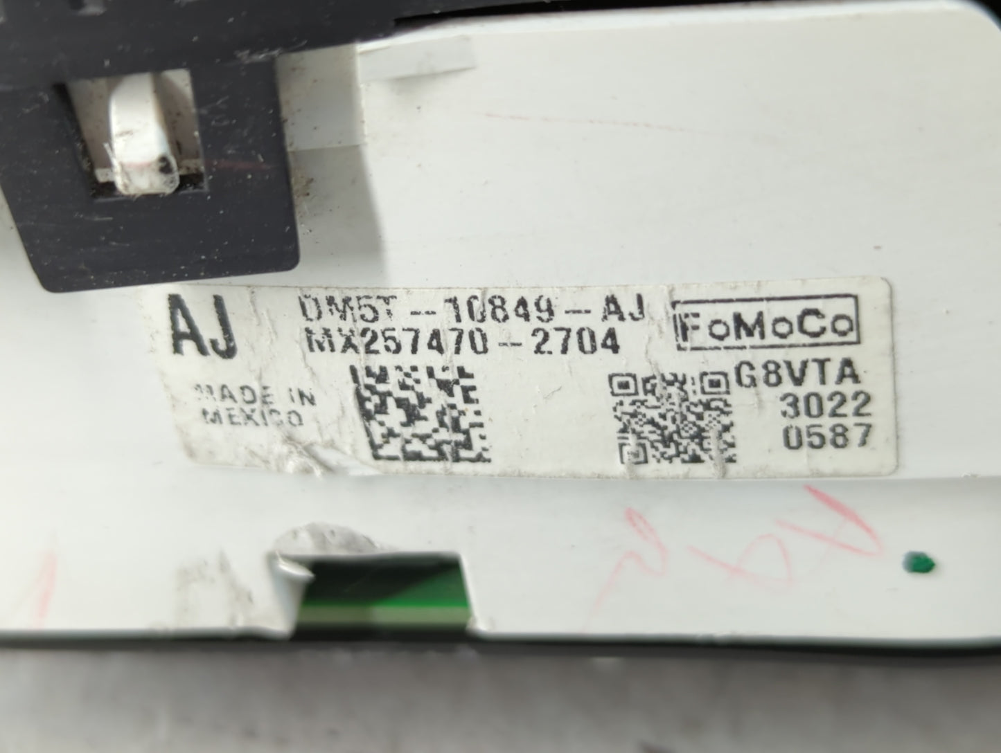 2013 Ford C-Max Instrument Cluster Speedometer Gauges P/N:MX257470-2704 DM5T-10849-AJ Fits OEM Used Auto Parts - Oemusedautoparts1.com