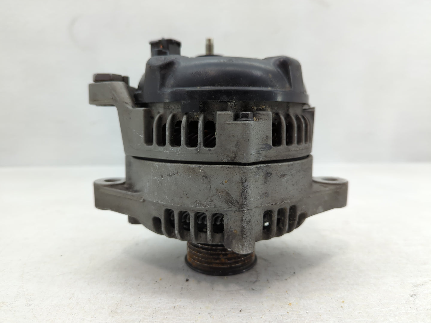 2017-2020 Kia Optima Alternator Replacement Generator Charging Assembly Engine OEM P/N:37300-2G061 Fits Fits 2017 2018 2019 2020 OEM Used Auto Parts - Oemusedautoparts1.com