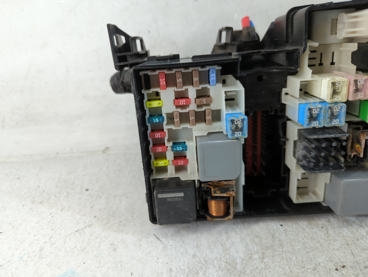 2013-2018 Ford C-Max Fusebox Fuse Box Panel Relay Module P/N:FV6T-14K733-ACF Fits Fits 2013 2014 2015 2016 2017 2018 OEM Used Auto Parts - Oemusedautoparts1.com