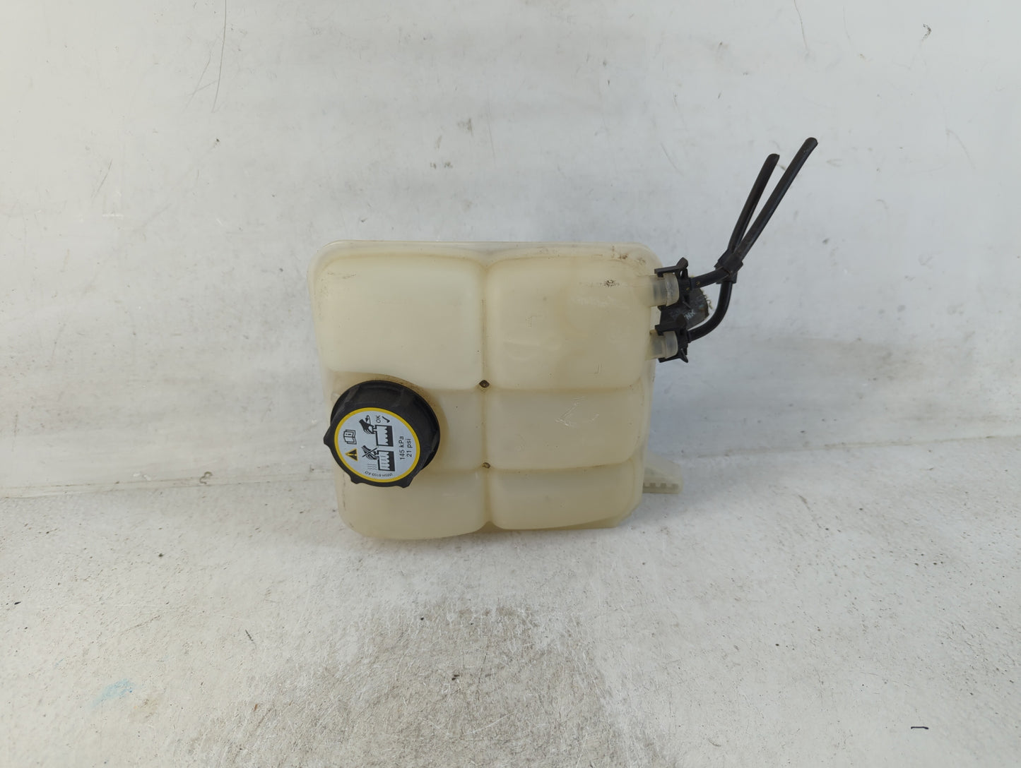 2013-2018 Ford C-max Radiator Coolant Overflow Expansion Tank Bottle - Oemusedautoparts1.com
