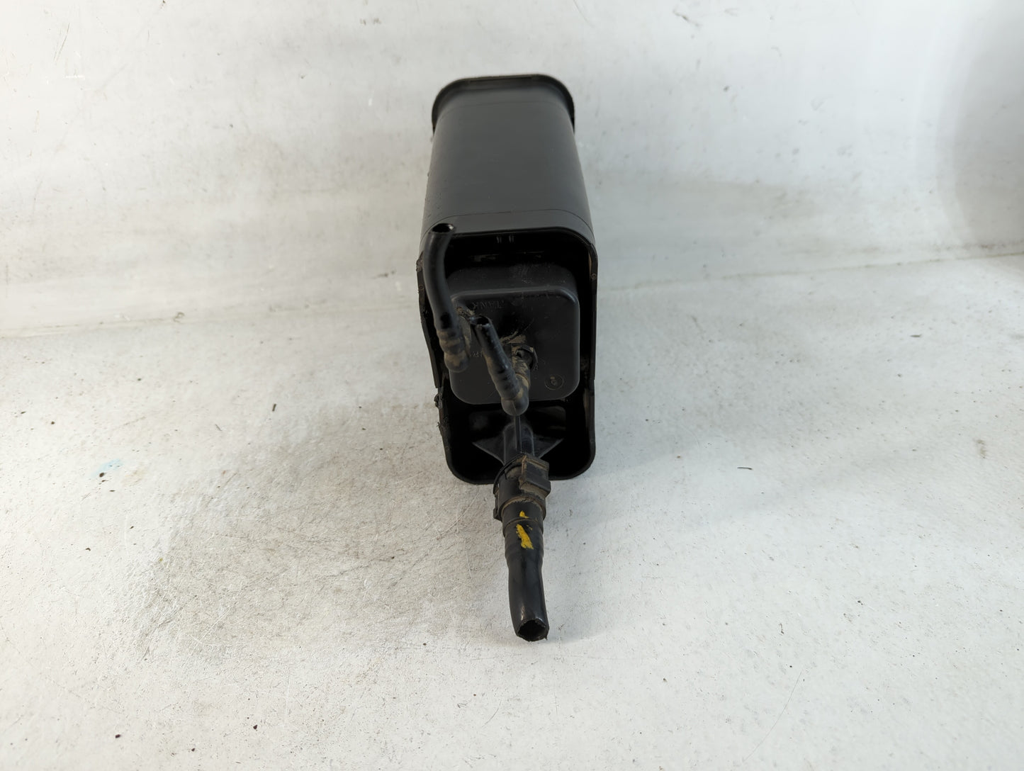 2003 Chevrolet Silverado 2500 Fuel Vapor Charcoal Canister - Oemusedautoparts1.com