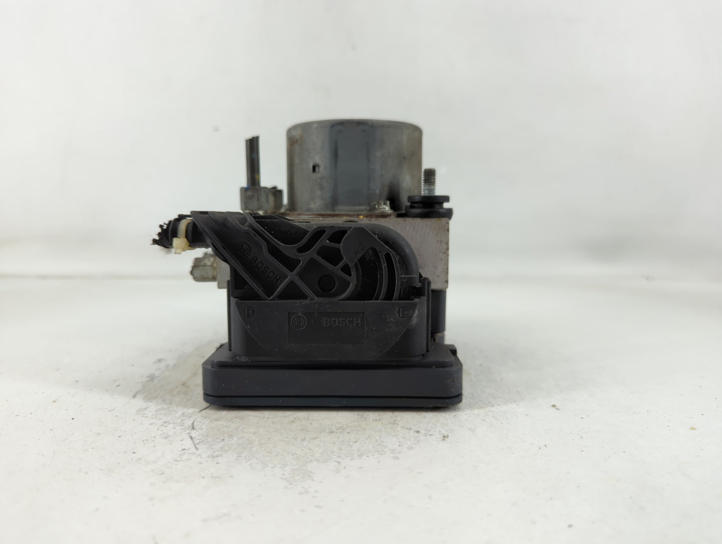 2015 Nissan Altima ABS Pump Control Module Replacement P/N:47660 9HM0A Fits OEM Used Auto Parts - Oemusedautoparts1.com