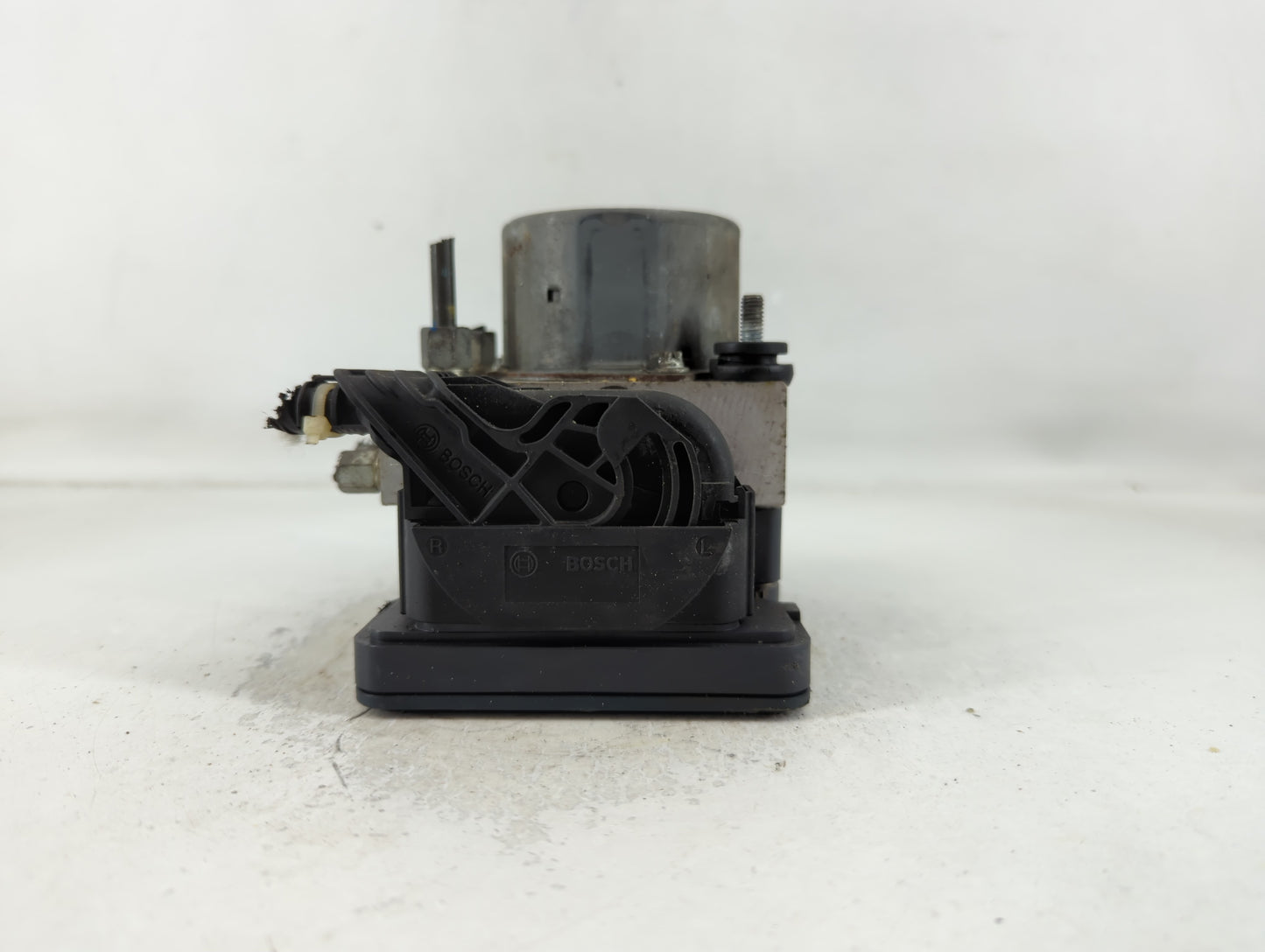 2015 Nissan Altima ABS Pump Control Module Replacement P/N:47660 9HM0A Fits OEM Used Auto Parts - Oemusedautoparts1.com