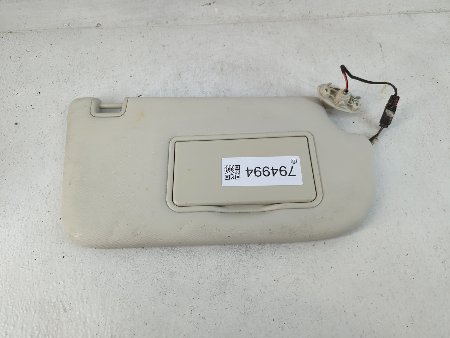 2013-2018 Ford Focus Sun Visor Shade Replacement Passenger Right Mirror Fits Fits 2013 2014 2015 2016 2017 2018 OEM Used Auto Parts - Oemusedautoparts1.com