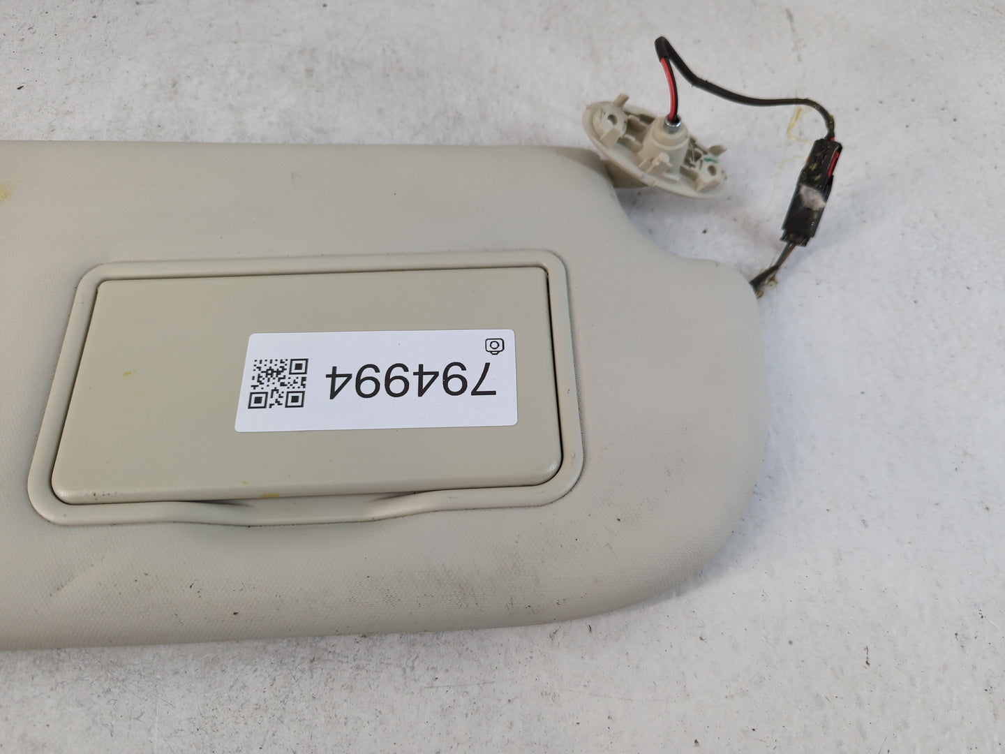 2013-2018 Ford Focus Sun Visor Shade Replacement Passenger Right Mirror Fits Fits 2013 2014 2015 2016 2017 2018 OEM Used Auto Parts - Oemusedautoparts1.com