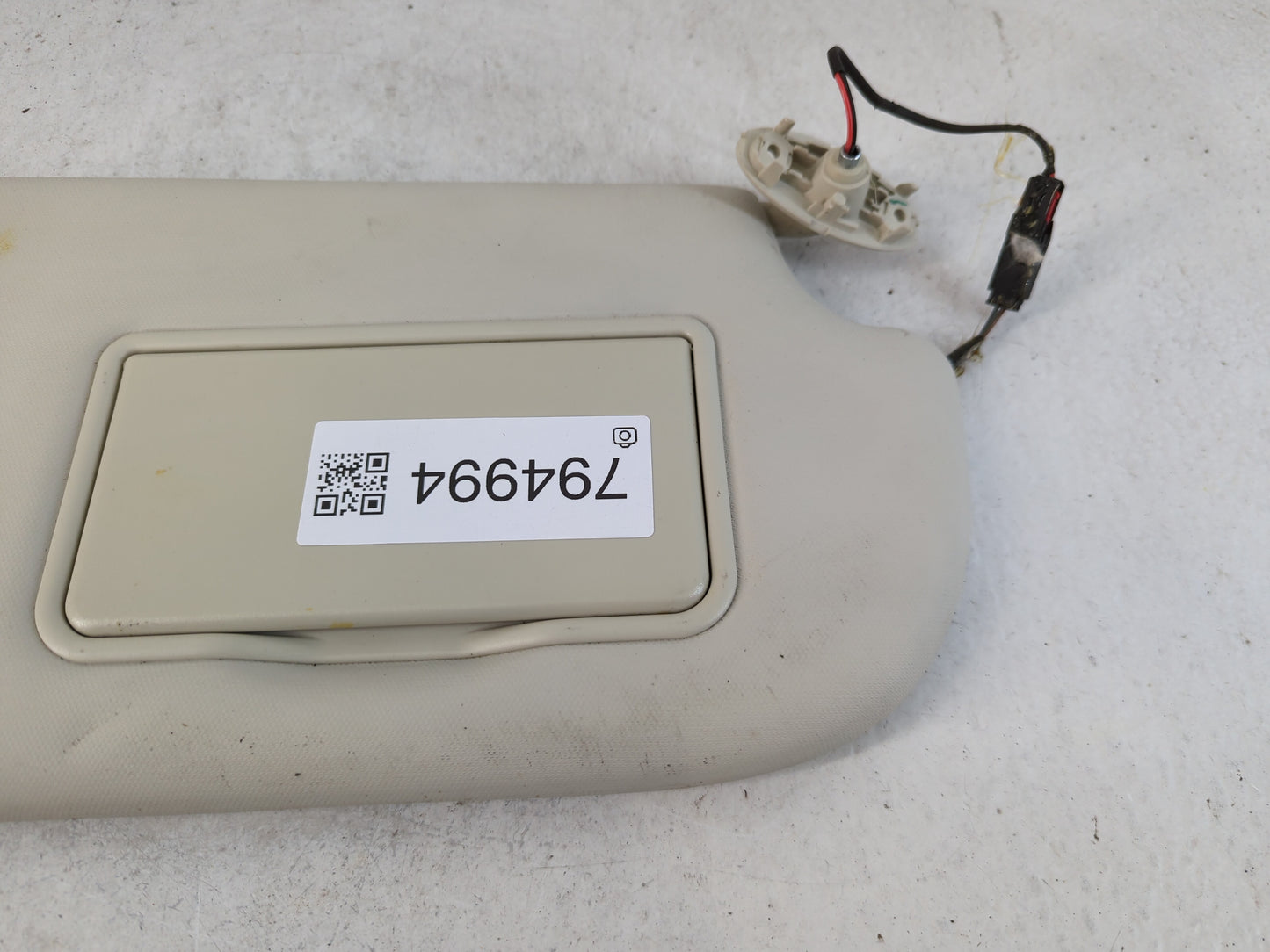 2013-2018 Ford Focus Sun Visor Shade Replacement Passenger Right Mirror Fits Fits 2013 2014 2015 2016 2017 2018 OEM Used Auto Parts - Oemusedautoparts1.com