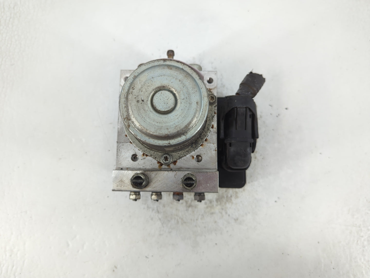2012-2015 Nissan Rogue ABS Pump Control Module Replacement P/N:22221455 Fits Fits 2012 2013 2014 2015 OEM Used Auto Parts - Oemusedautoparts1.com