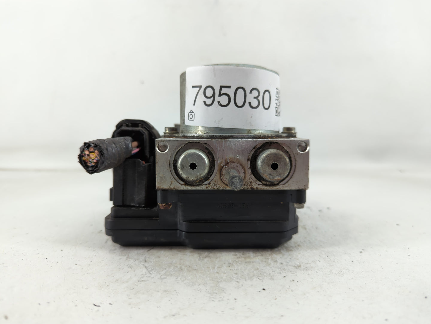 2012-2015 Nissan Rogue ABS Pump Control Module Replacement P/N:22221455 Fits Fits 2012 2013 2014 2015 OEM Used Auto Parts - Oemusedautoparts1.com