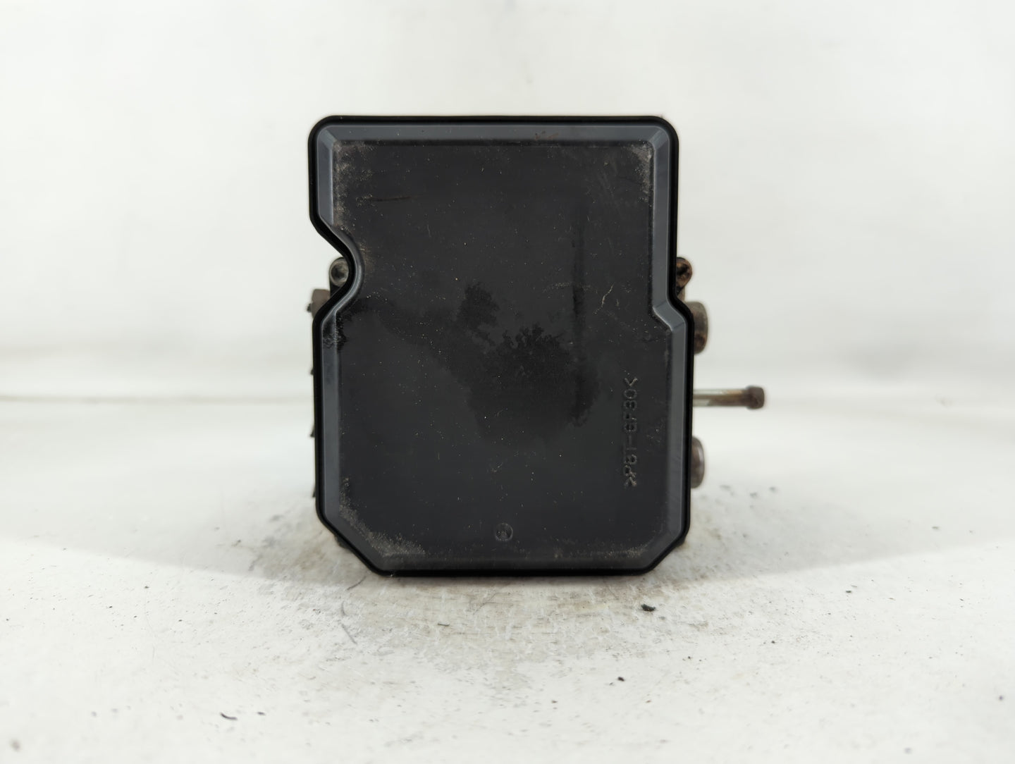 2012-2015 Nissan Rogue ABS Pump Control Module Replacement P/N:22221455 Fits Fits 2012 2013 2014 2015 OEM Used Auto Parts - Oemusedautoparts1.com