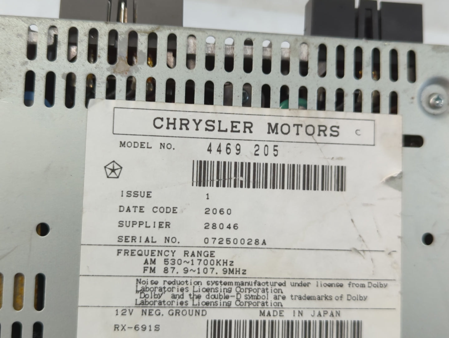 1992 Chrysler Imperial Radio AM FM Cd Player Receiver Replacement P/N:4469 205 Fits OEM Used Auto Parts - Oemusedautoparts1.com