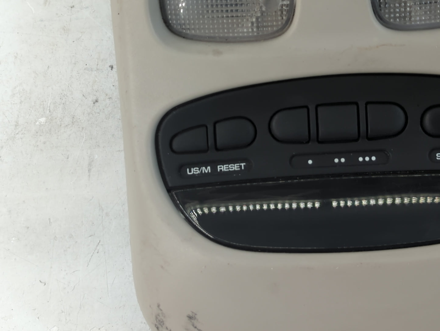 2003 Dodge Durango Overhead Roof Console Interior Dome Light - Oemusedautoparts1.com