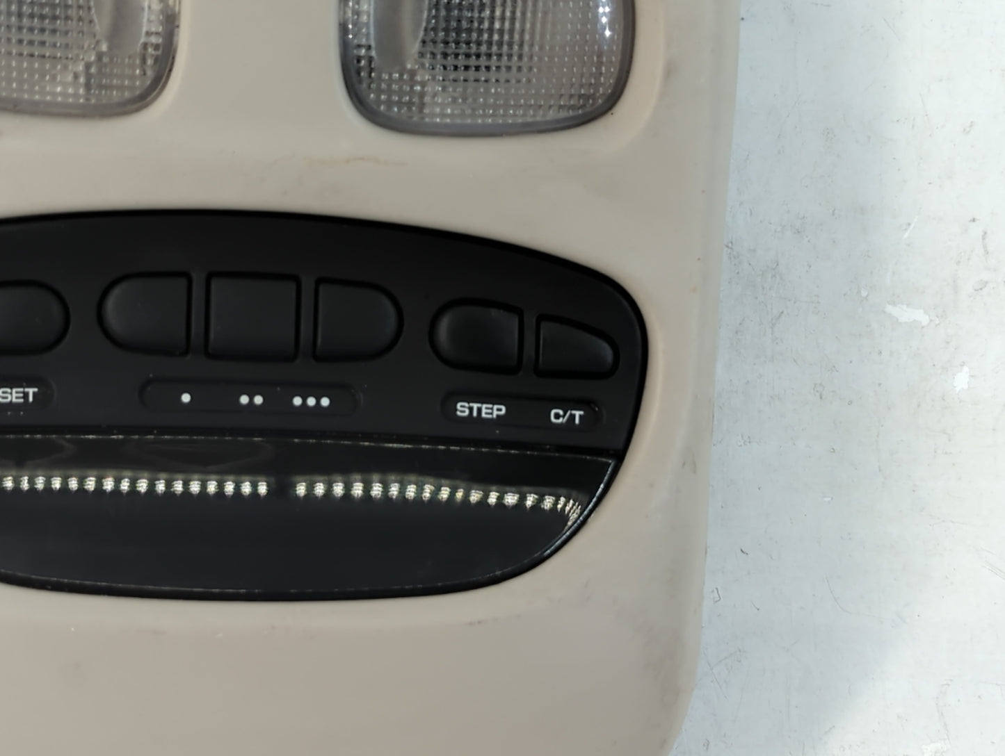 2003 Dodge Durango Overhead Roof Console Interior Dome Light - Oemusedautoparts1.com