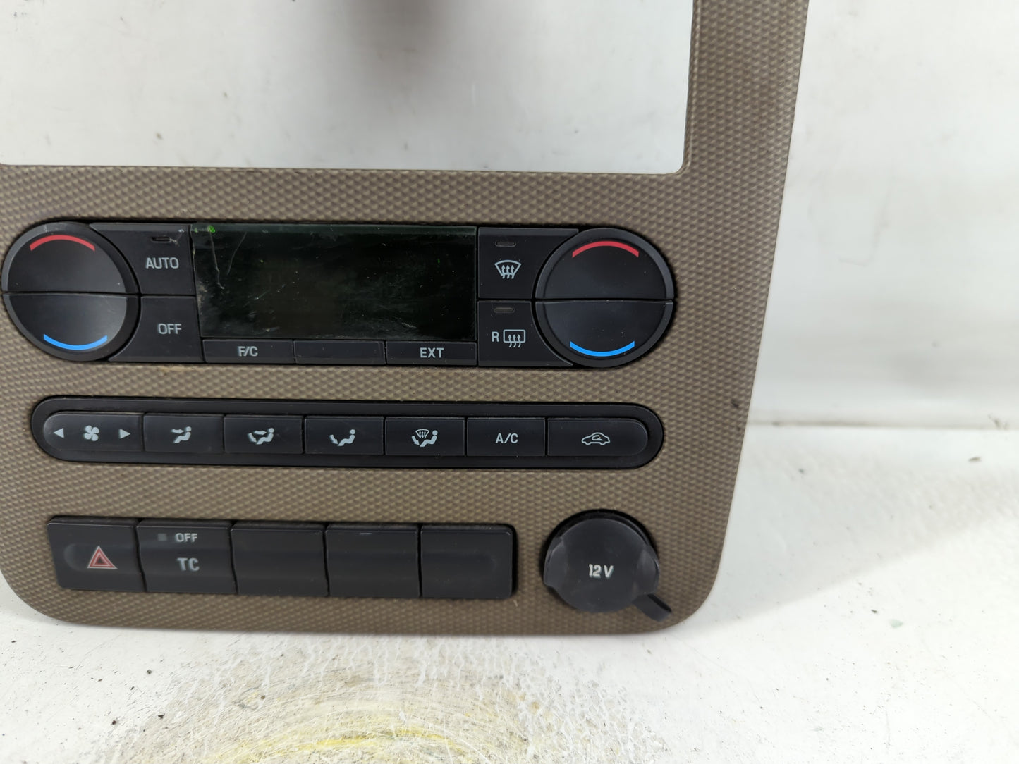 2005 Ford Freestyle Climate Control Module Temperature AC/Heater Replacement P/N:5F9T 130734 BEW Fits OEM Used Auto Parts