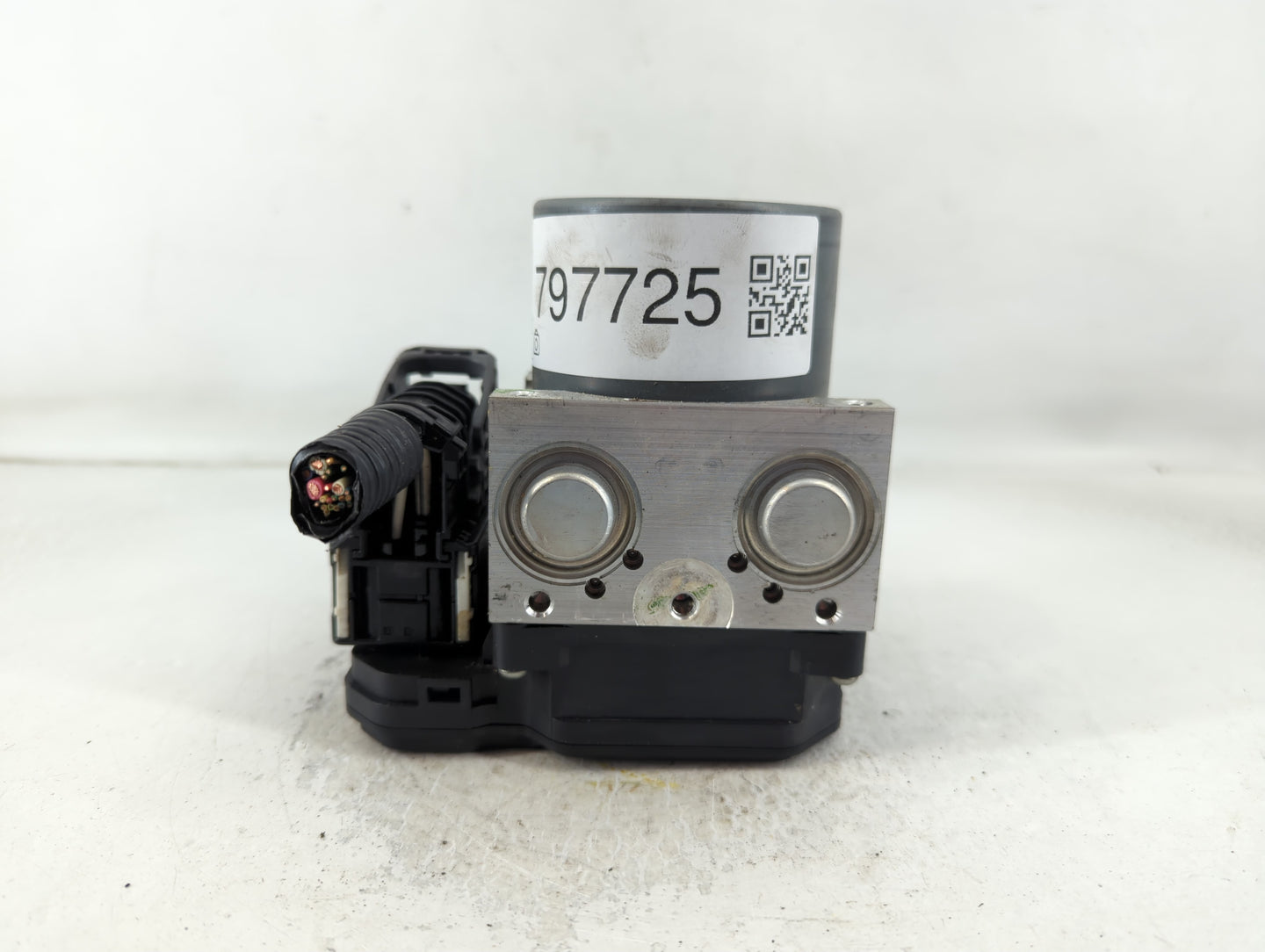 2017-2019 Toyota Highlander ABS Pump Control Module Replacement P/N:116040-43610 89541-0E100 Fits Fits 2017 2018 2019 OEM Used Auto Parts - Oemusedautoparts1.com