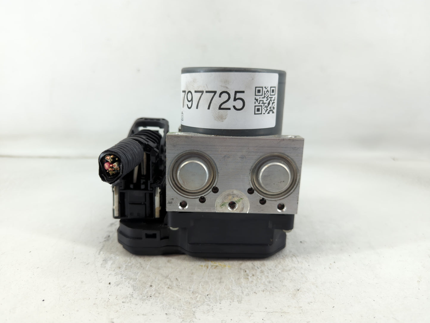 2017-2019 Toyota Highlander ABS Pump Control Module Replacement P/N:116040-43610 89541-0E100 Fits Fits 2017 2018 2019 OEM Used Auto Parts - Oemusedautoparts1.com