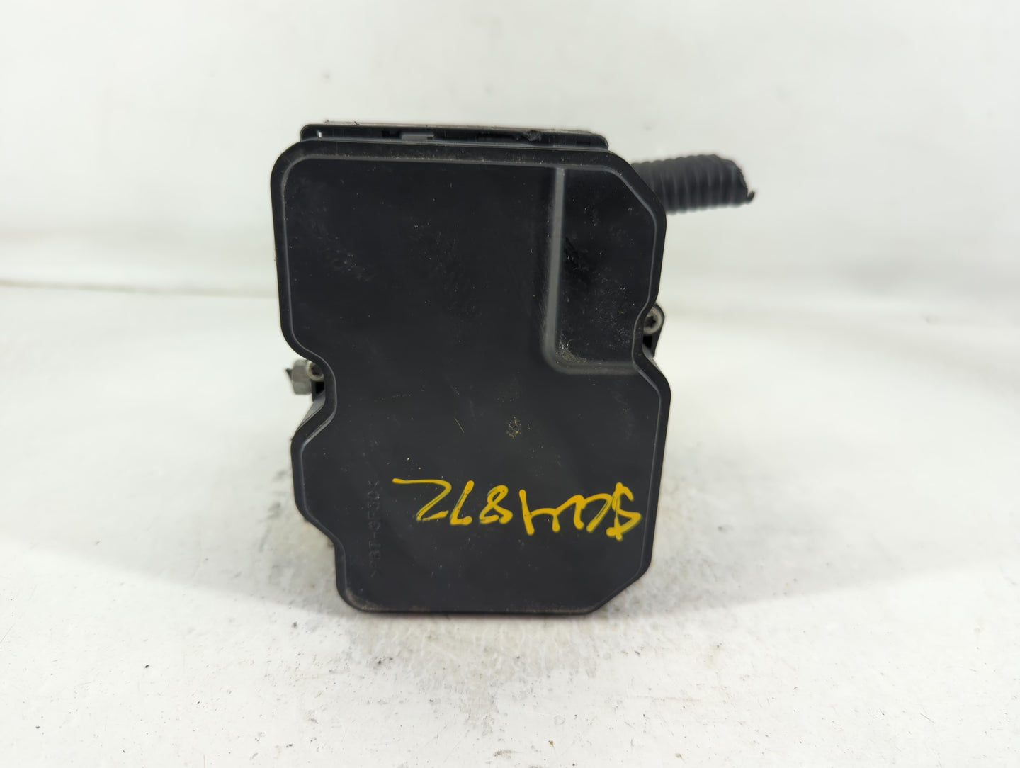 2017-2019 Toyota Highlander ABS Pump Control Module Replacement P/N:116040-43610 89541-0E100 Fits Fits 2017 2018 2019 OEM Used Auto Parts - Oemusedautoparts1.com
