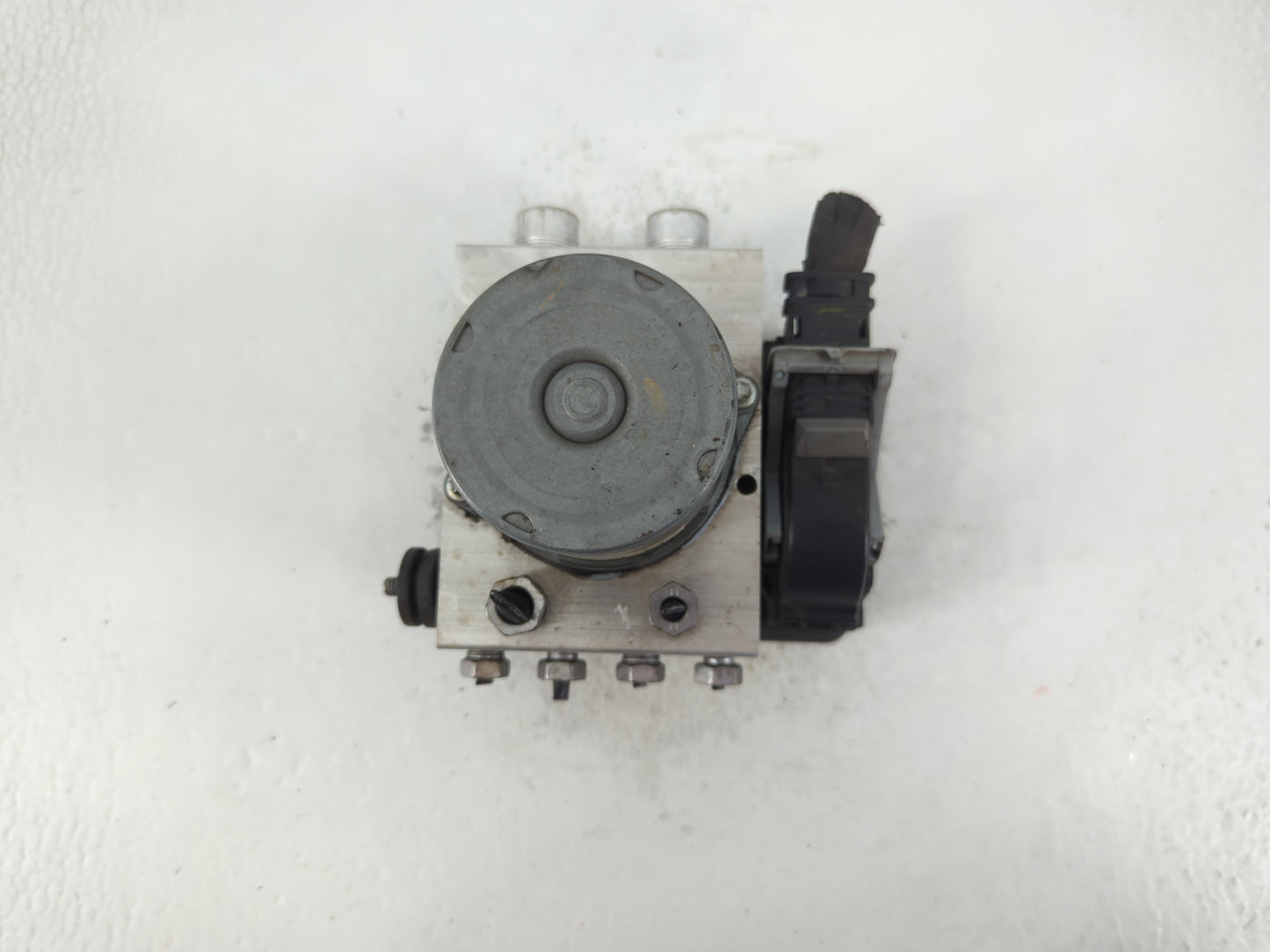 2020 Ford Expedition ABS Pump Control Module Replacement P/N:KL14-2B373-BA Fits OEM Used Auto Parts - Oemusedautoparts1.com