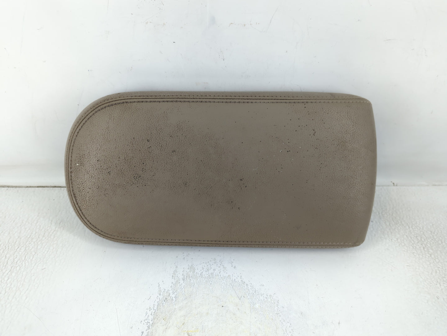 2006 Mercury Montego Center Console Armrest Cover Lid P/N:0709 E22 Fits OEM Used Auto Parts - Oemusedautoparts1.com