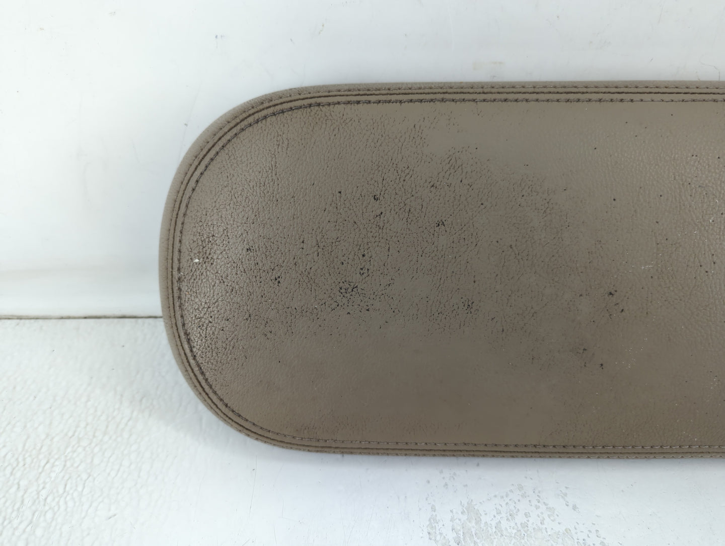 2006 Mercury Montego Center Console Armrest Cover Lid P/N:0709 E22 Fits OEM Used Auto Parts - Oemusedautoparts1.com