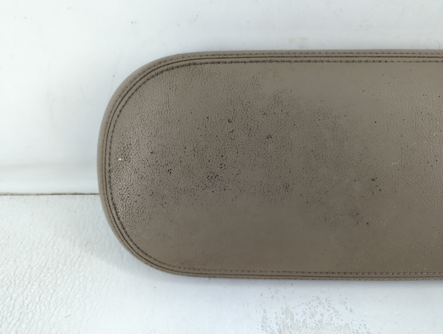 2006 Mercury Montego Center Console Armrest Cover Lid P/N:0709 E22 Fits OEM Used Auto Parts - Oemusedautoparts1.com