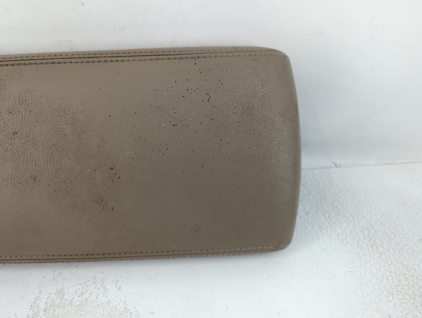 2006 Mercury Montego Center Console Armrest Cover Lid P/N:0709 E22 Fits OEM Used Auto Parts - Oemusedautoparts1.com