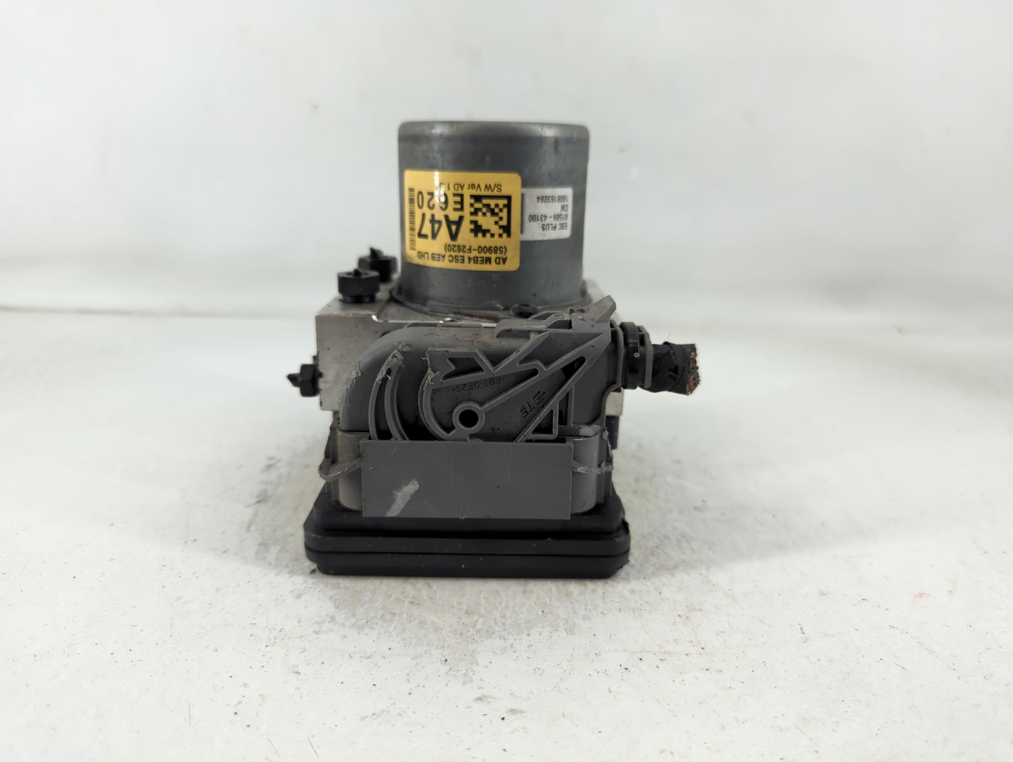 2019-2020 Hyundai Elantra ABS Pump Control Module Replacement P/N:61589-43100 58900-F2620 Fits Fits 2019 2020 OEM Used Auto Parts - Oemusedautoparts1.com
