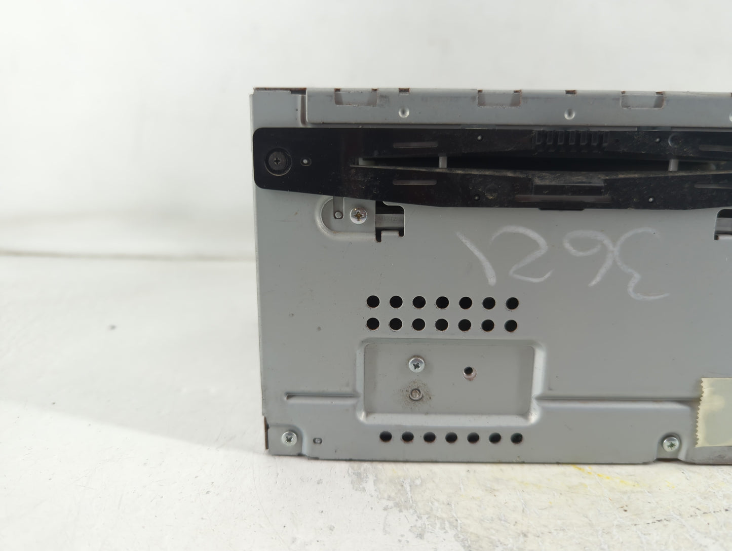 2010-2012 Ford Fusion Radio AM FM Cd Player Receiver Replacement P/N:BE5T-19C157-AA Fits OEM Used Auto Parts - Oemusedautoparts1.com