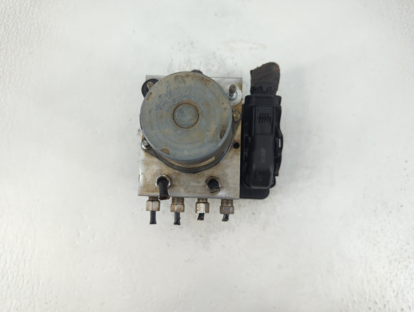 2017 Dodge Caravan ABS Pump Control Module Replacement P/N:P68183803AC Fits Fits 2015 2016 2018 2019 2020 OEM Used Auto Parts - Oemusedautoparts1.com
