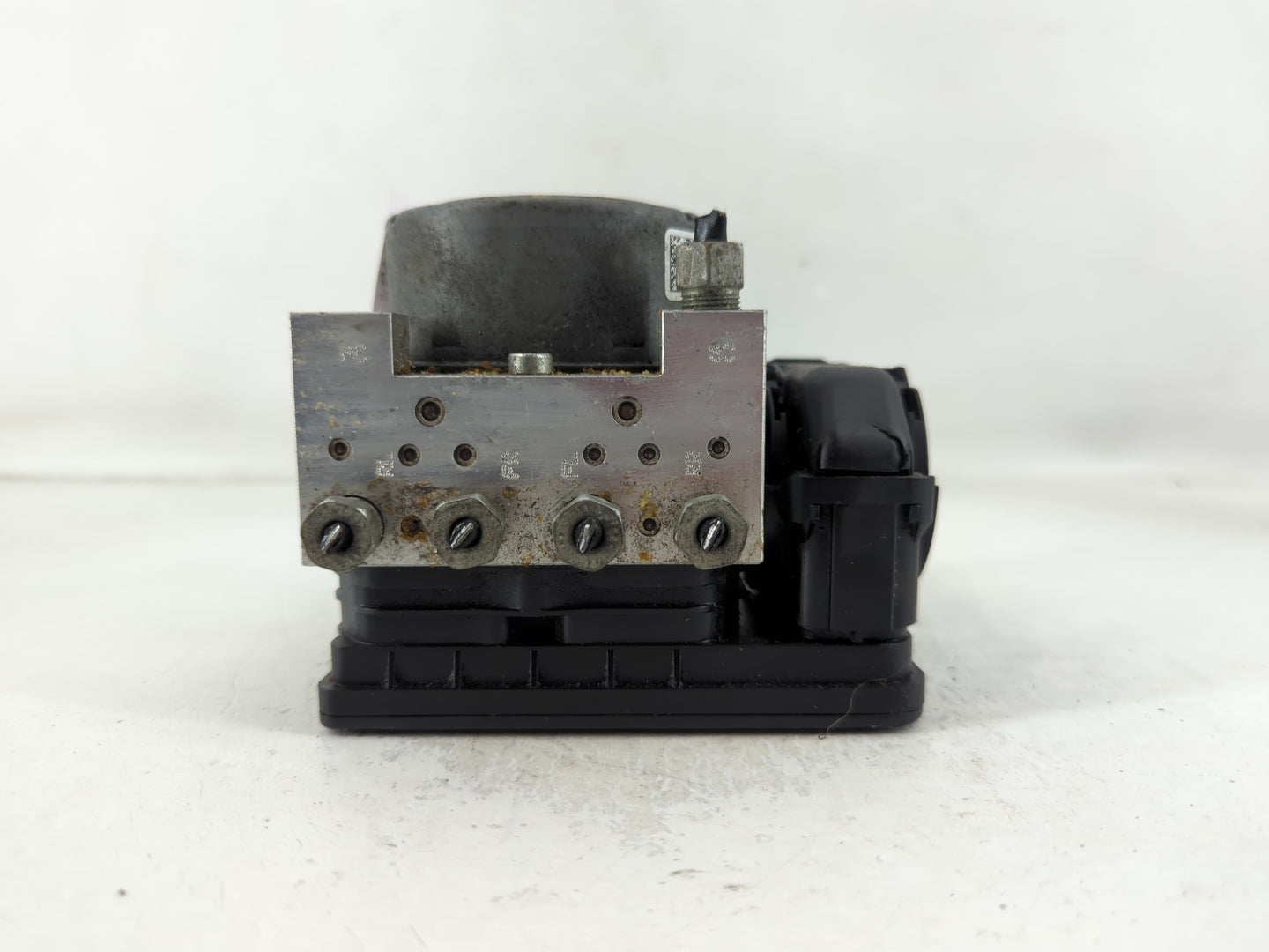 2016 Cadillac Xts ABS Pump Control Module Replacement P/N:23308257 Fits OEM Used Auto Parts - Oemusedautoparts1.com