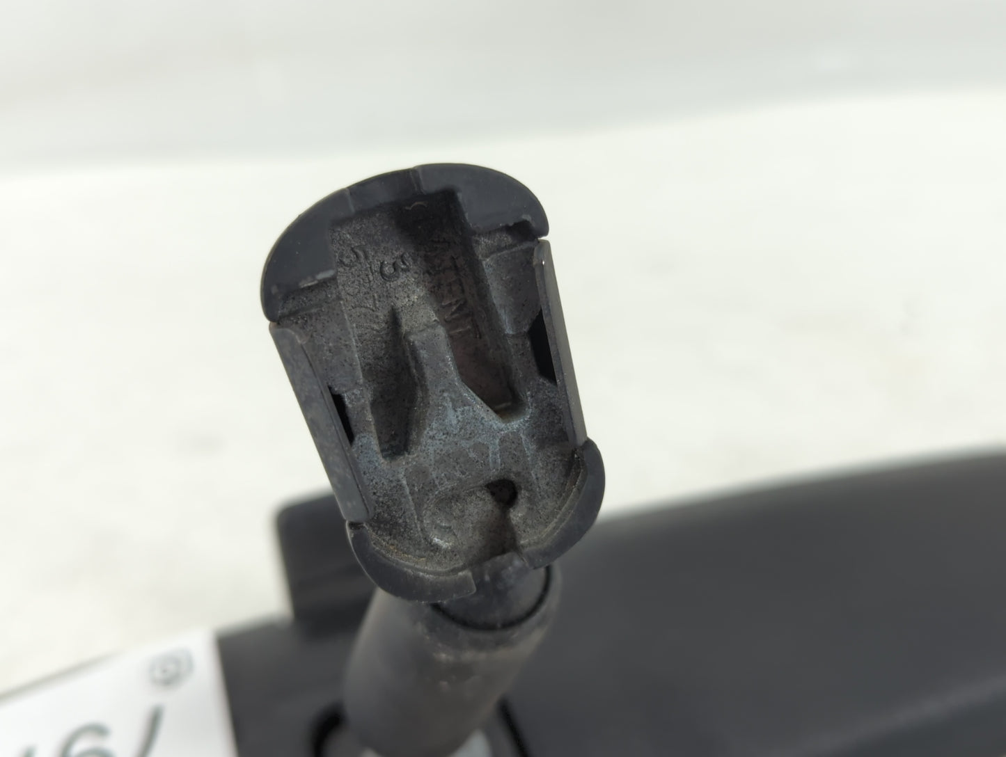 2000-2019 Ford Taurus Interior Rear View Mirror Replacement OEM P/N:E8011083 Fits OEM Used Auto Parts - Oemusedautoparts1.com