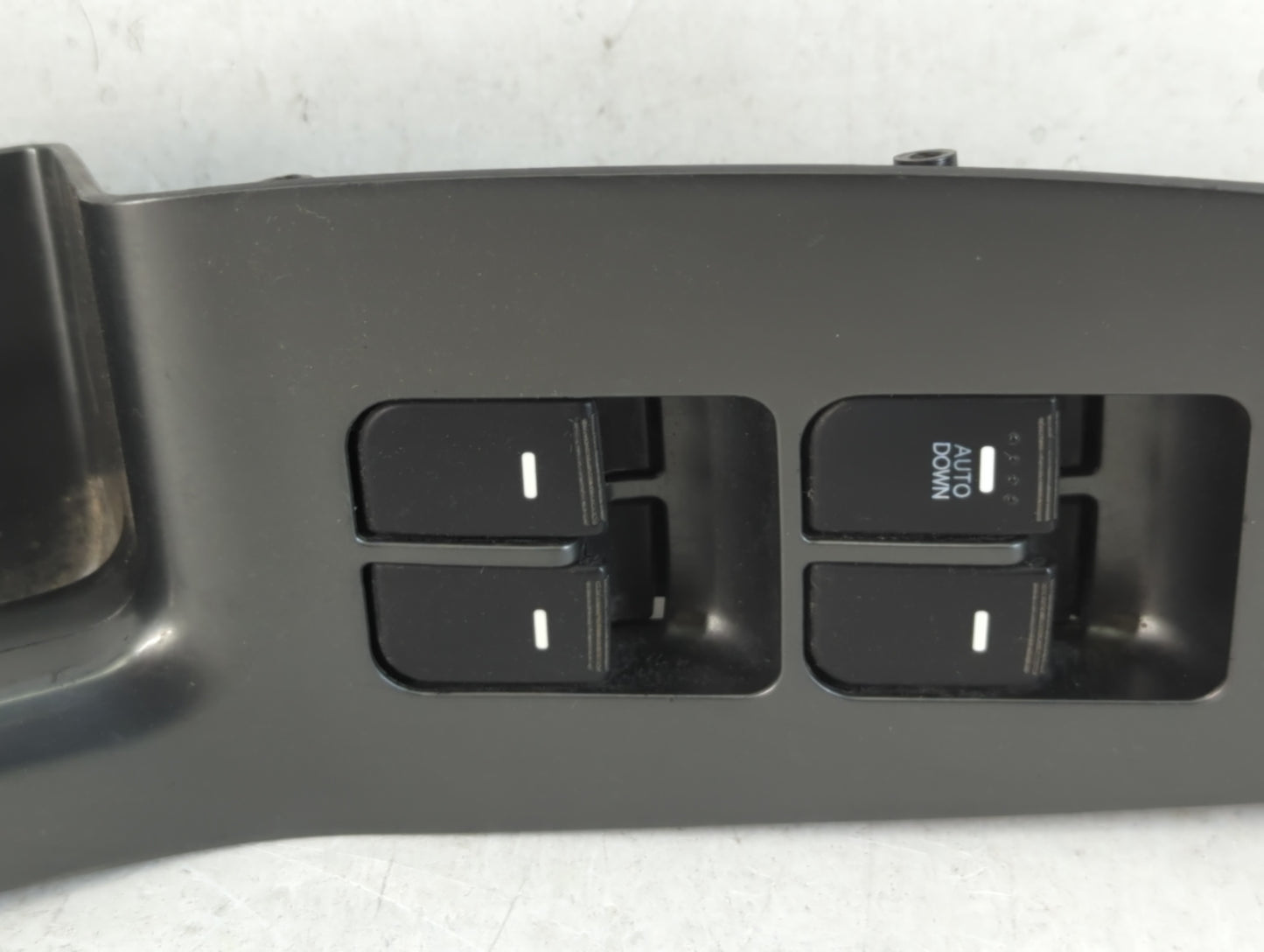 2017-2020 Cadillac Xt5 Master Power Window Switch Replacement Driver Side Left P/N:93570-2T500 Fits Fits 2017 2018 2019 2020 OEM Used Auto Parts - Oemusedautoparts1.com