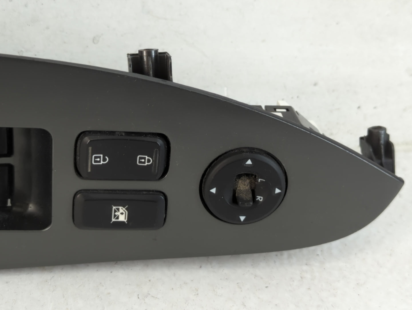 2017-2020 Cadillac Xt5 Master Power Window Switch Replacement Driver Side Left P/N:93570-2T500 Fits Fits 2017 2018 2019 2020 OEM Used Auto Parts - Oemusedautoparts1.com